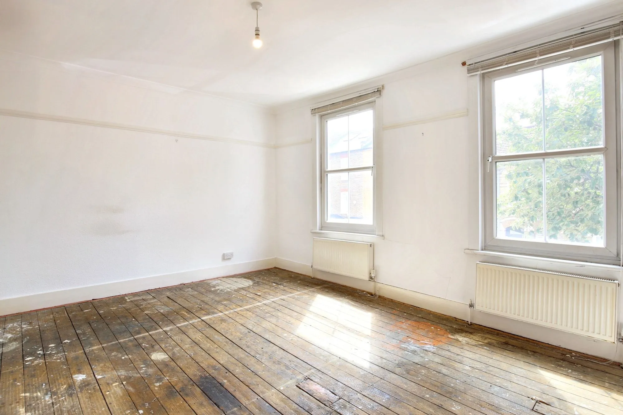 47b Mallinson Road, Battersea, London SW11 1BW