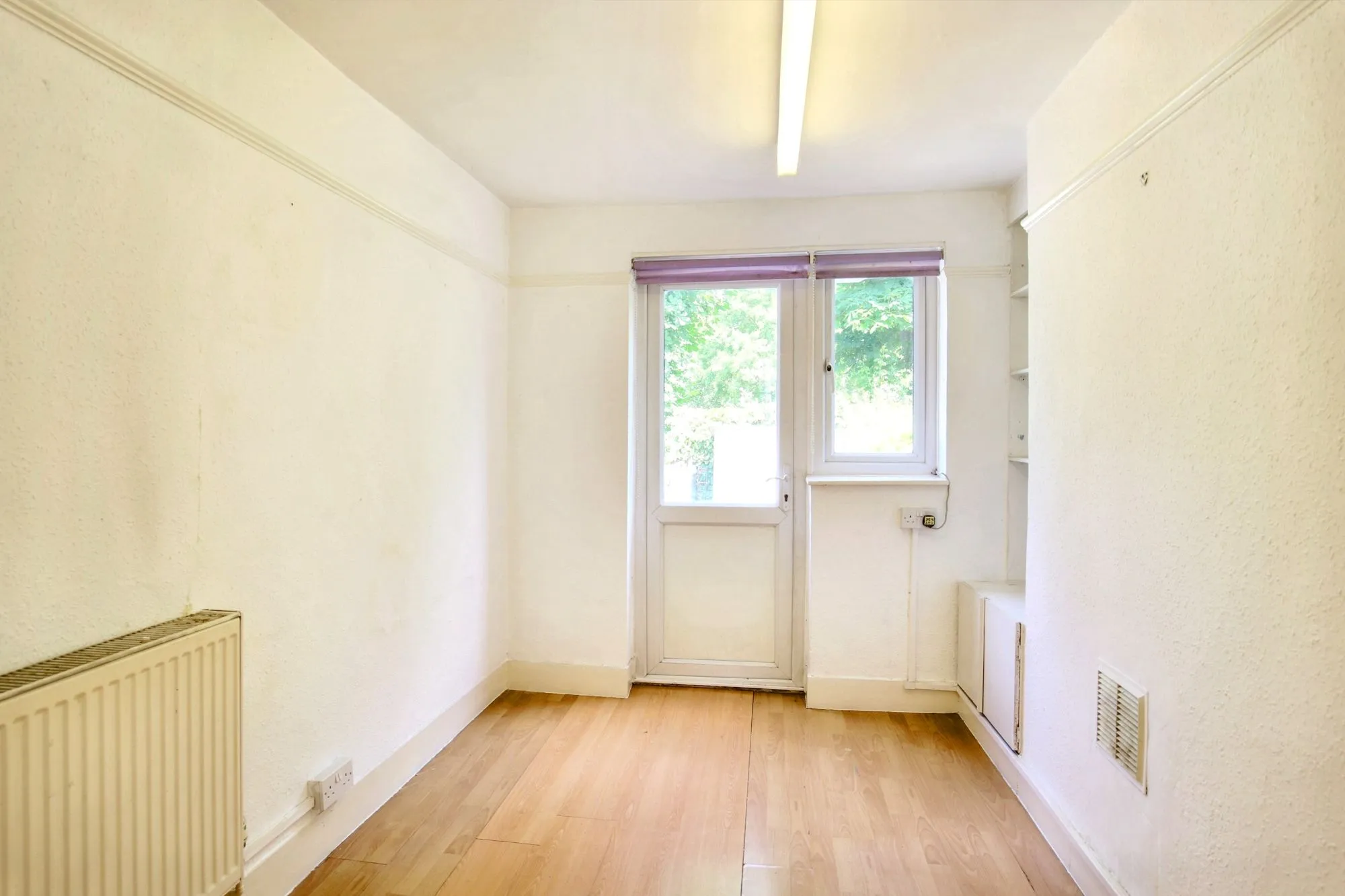 47b Mallinson Road, Battersea, London SW11 1BW