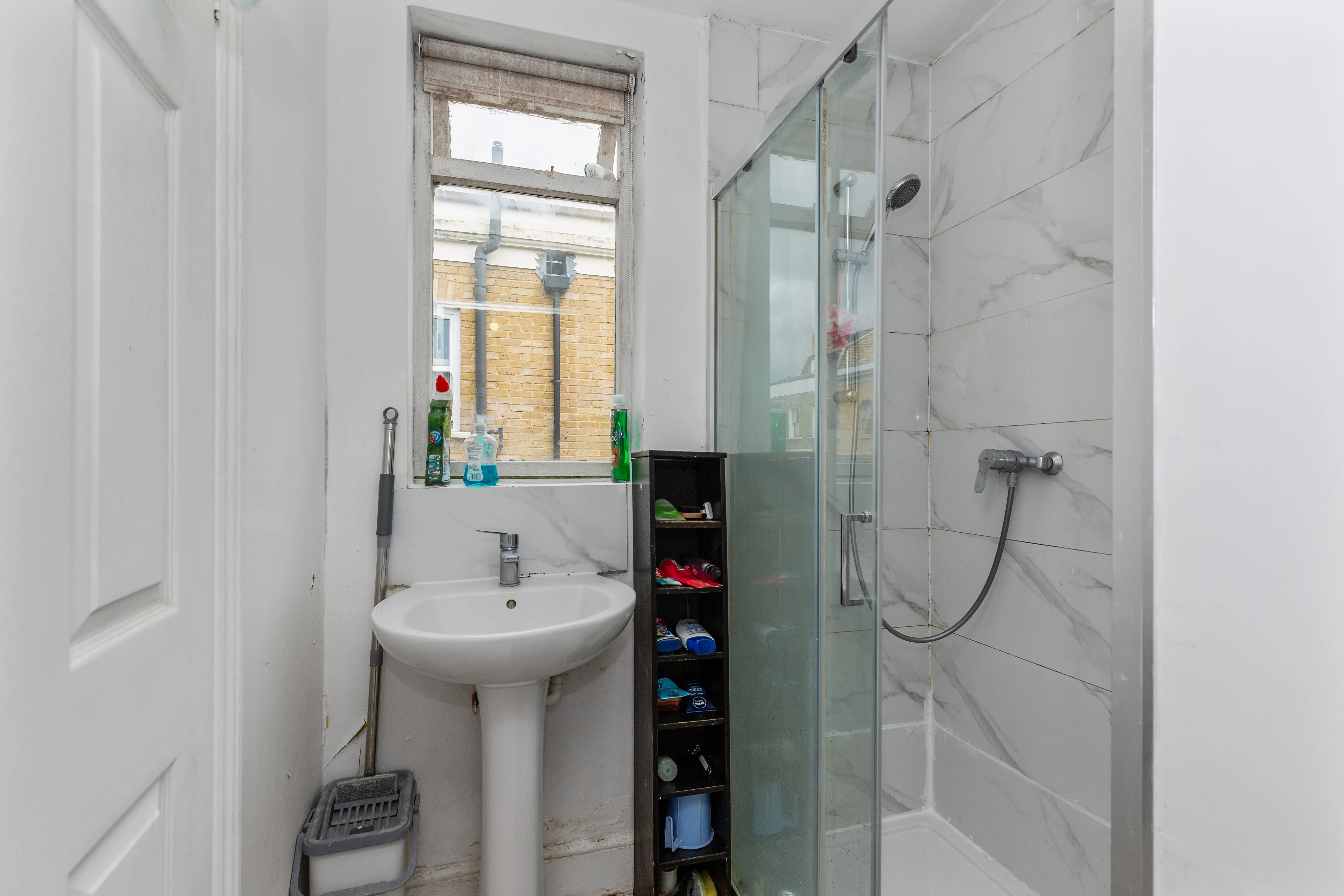 371 & 371a Roman Road, London, E3 5QR