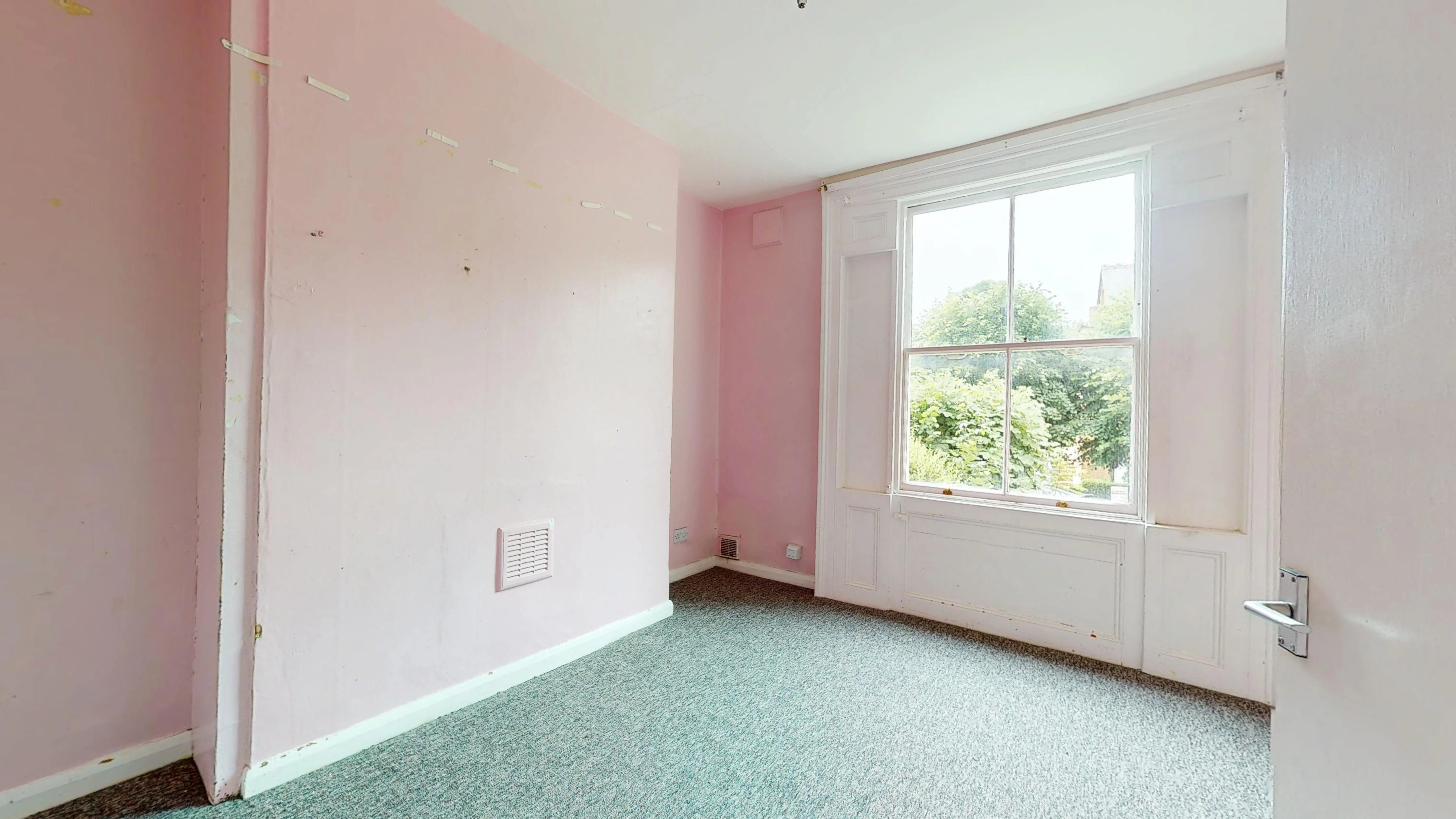 Flat B, 41 Fox Hill, Crystal Palace, London, SE19 2XA