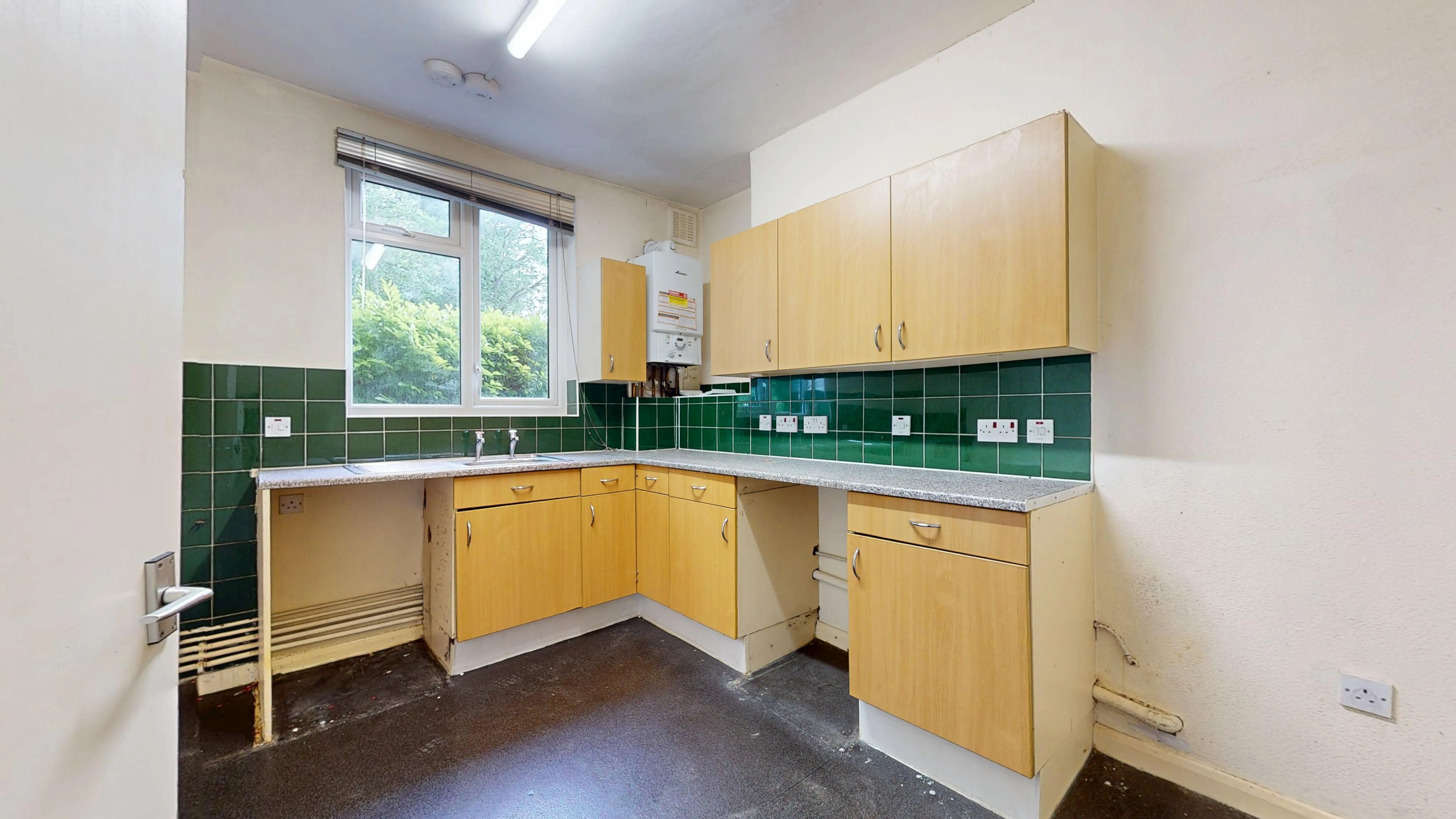 Flat B, 41 Fox Hill, Crystal Palace, London, SE19 2XA