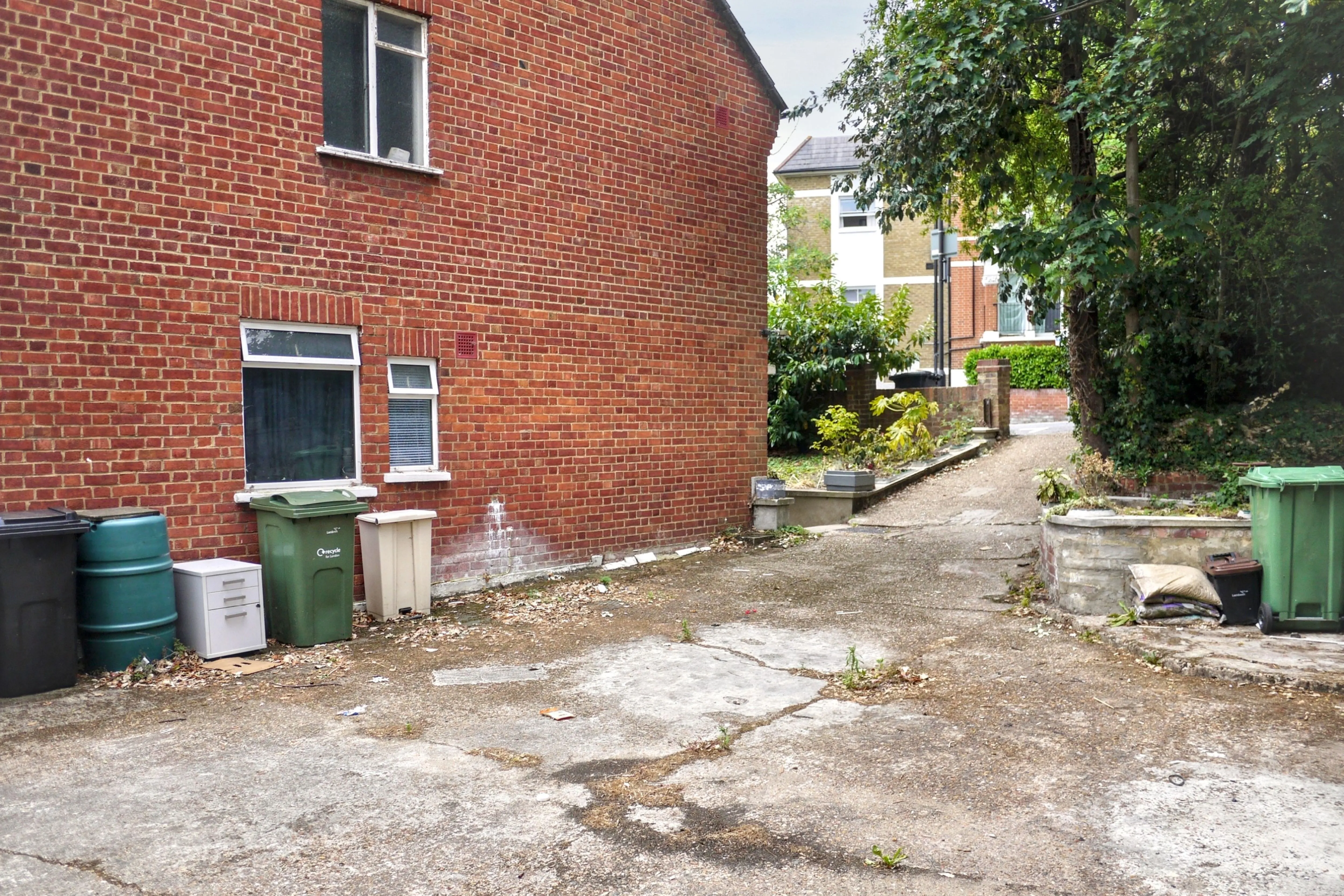 82a Thurlow Park Road, London, SE21 8HY