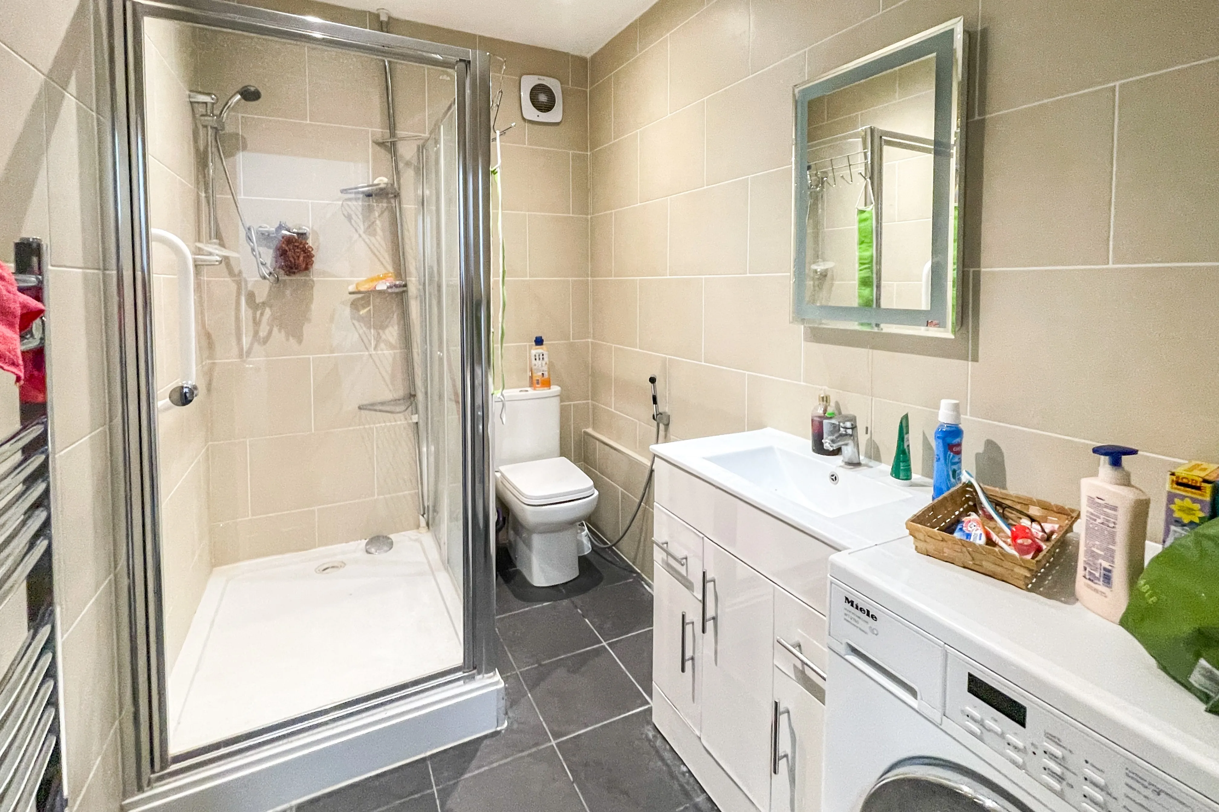 Flat 82, Forset Court, Edgware Road, London, W2 2RE