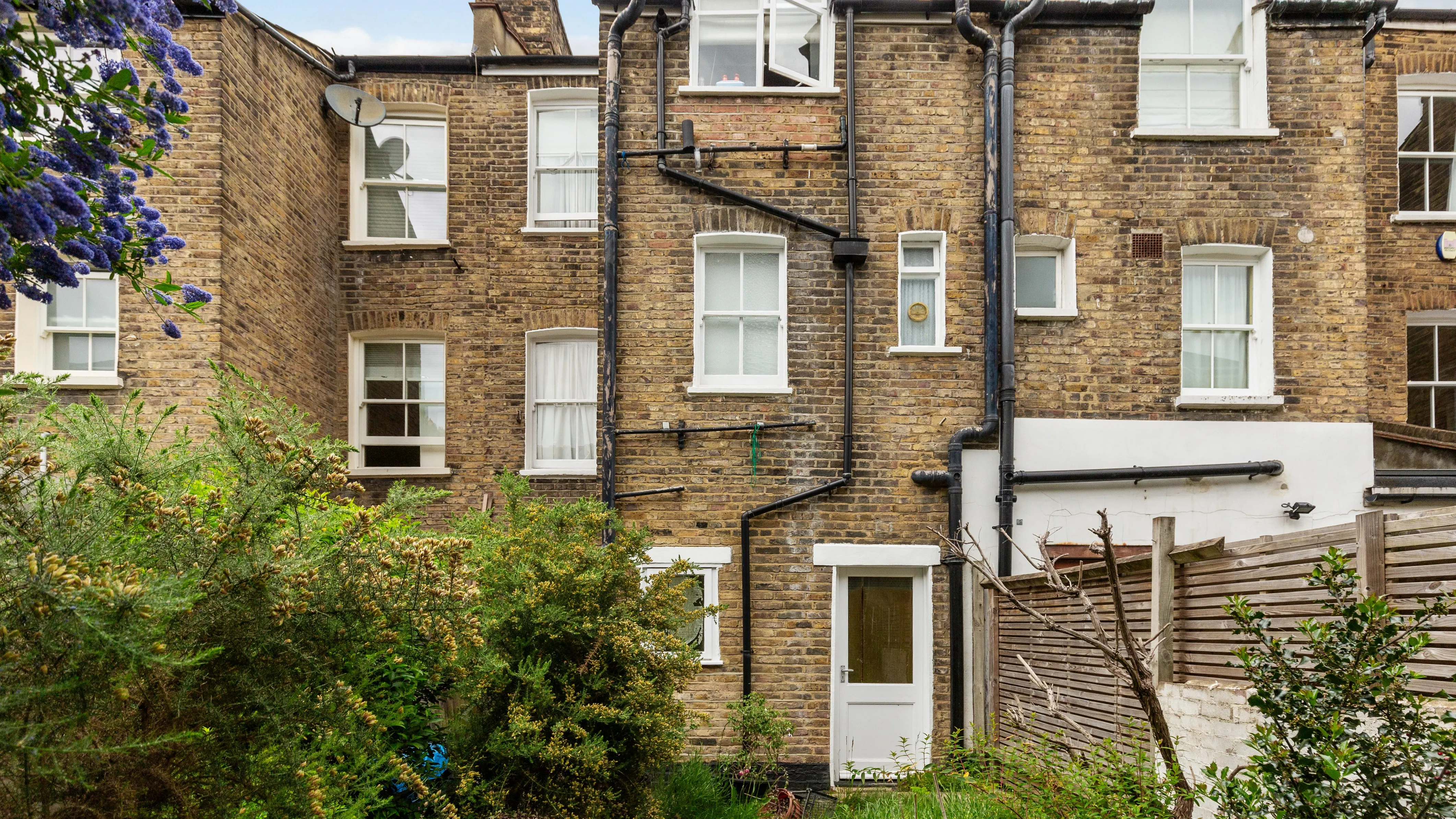 Flat A, 61 Belgrade Road, Stoke Newington, London, N16 8DH