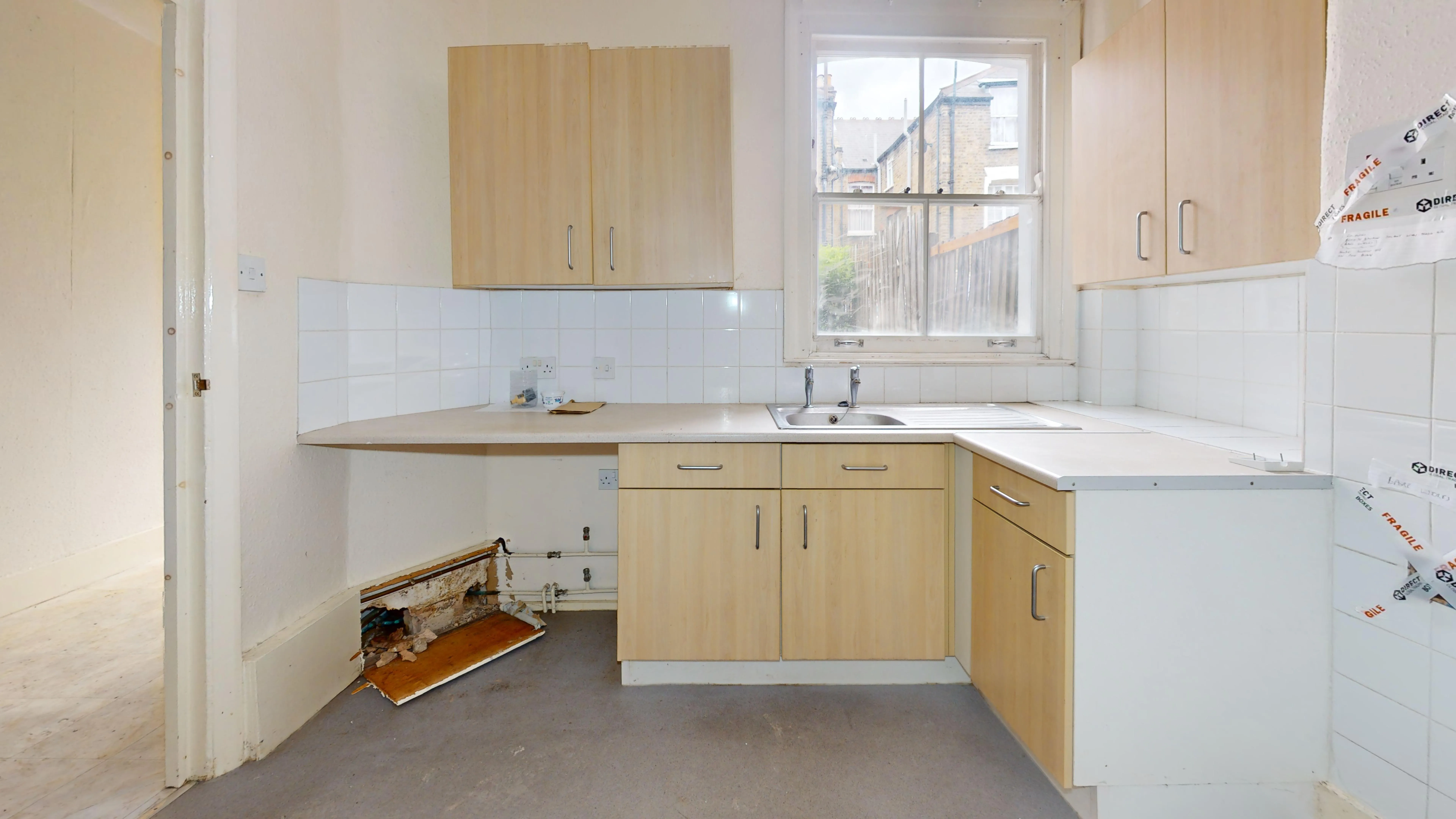 Flat A, 61 Belgrade Road, Stoke Newington, London, N16 8DH
