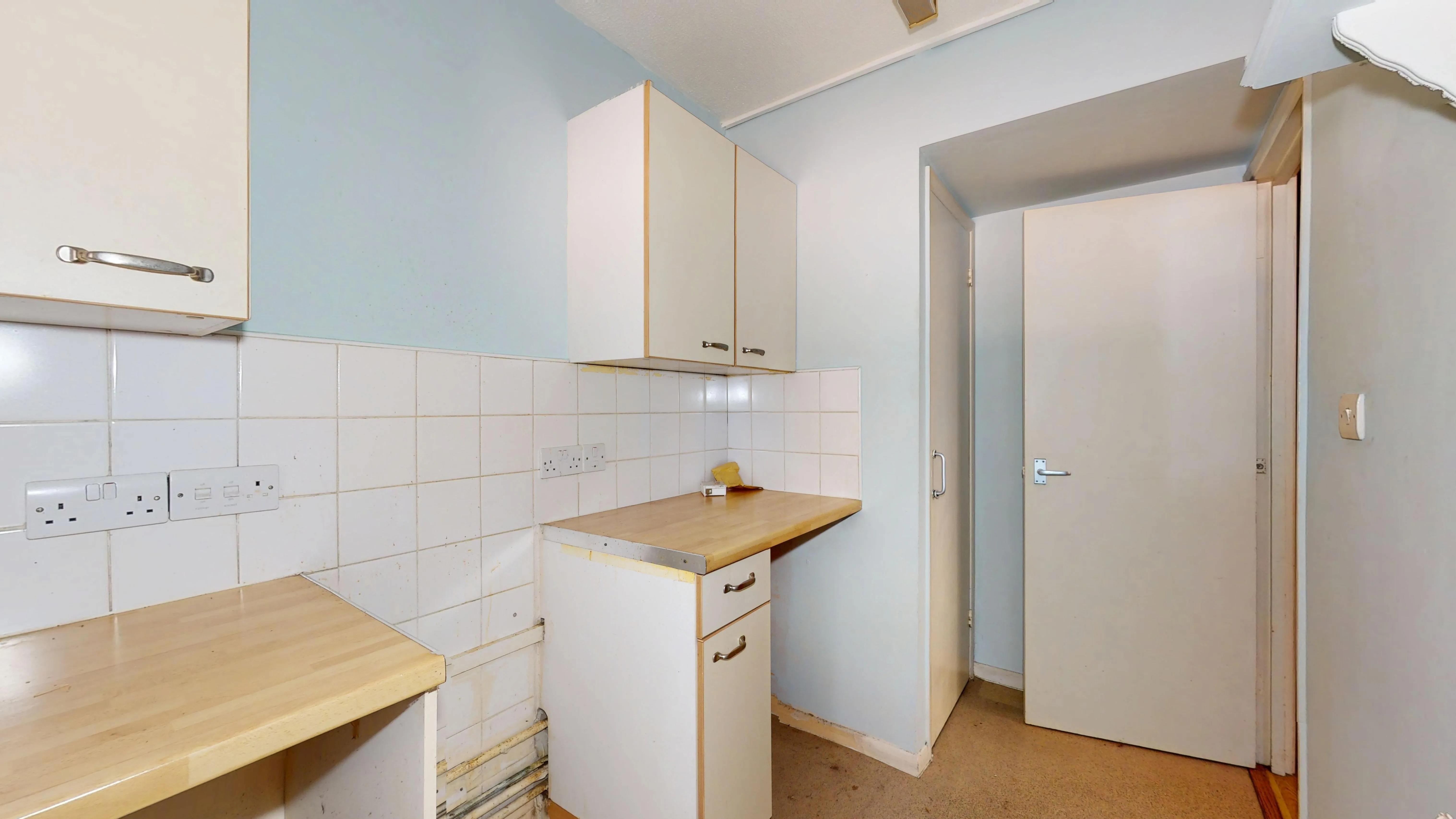 Flat 5, 136 Earls Court Road, Kensington, London, W8 6QL