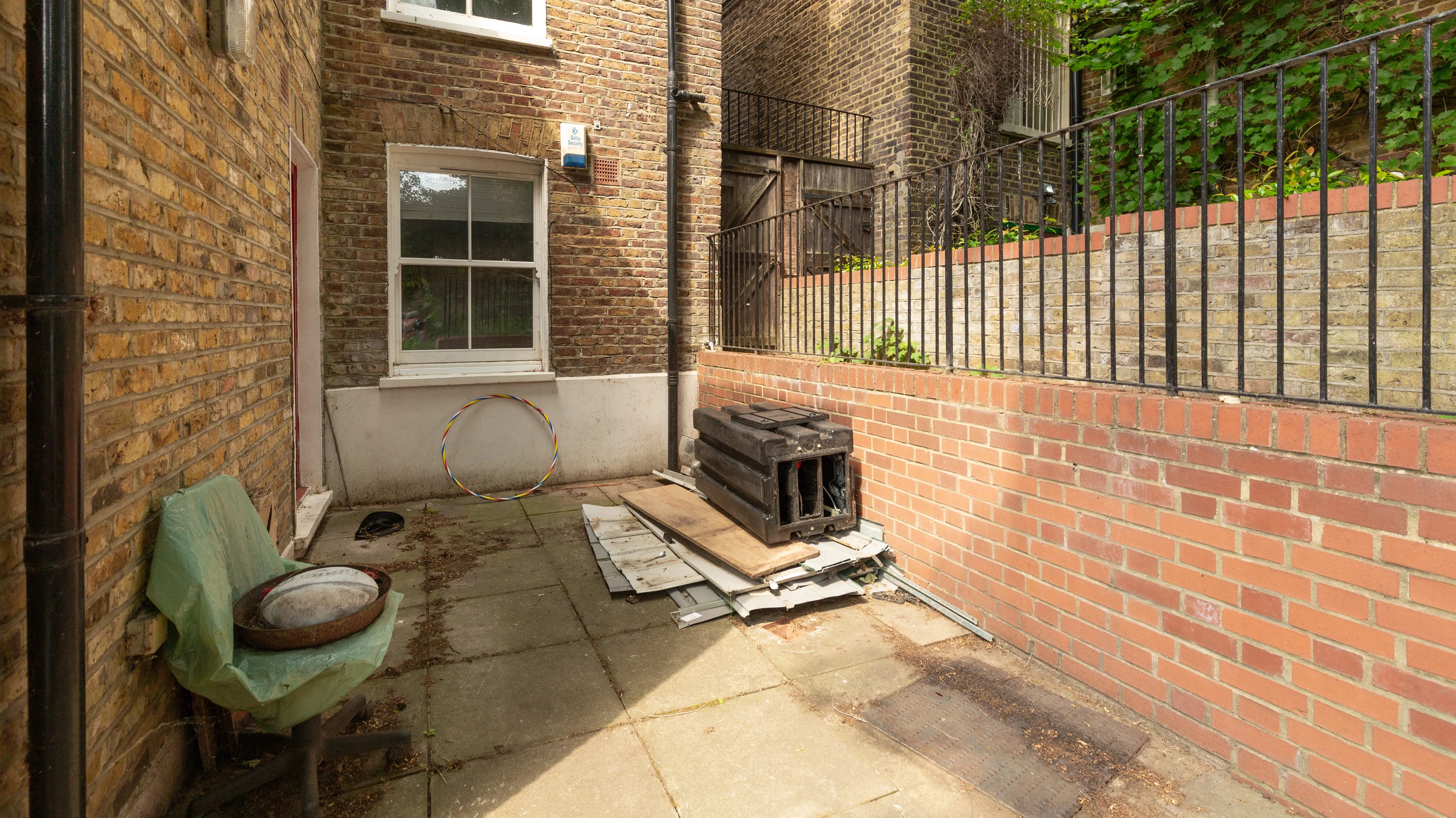 Flat A, 24 Montague Road, Hackney, London, E8 2HW
