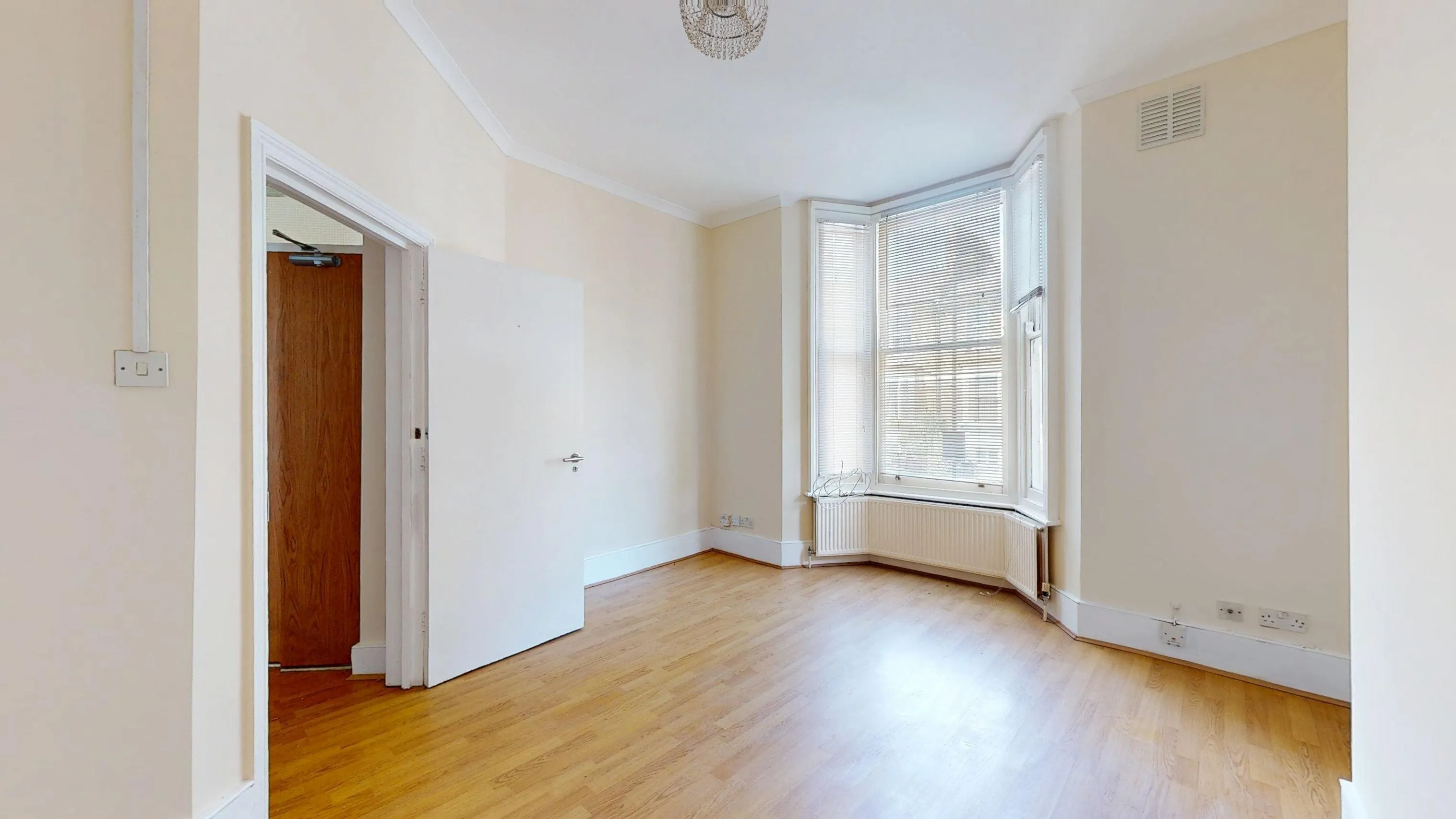 Flat A, 24 Montague Road, Hackney, London, E8 2HW