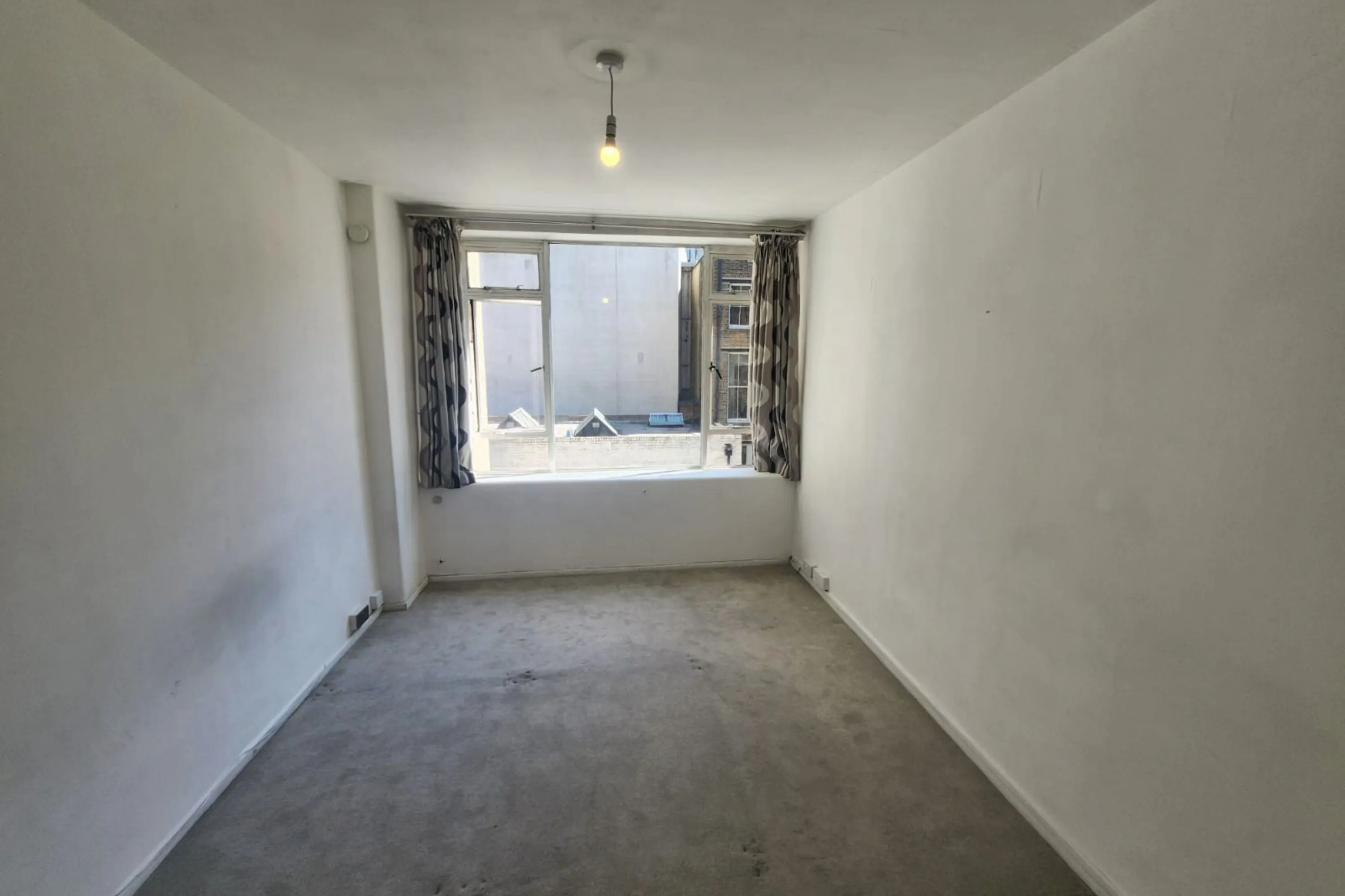 Flat 28 Florin Court, 6-9 Charterhouse Square, Barbican, London, EC1M 6ET