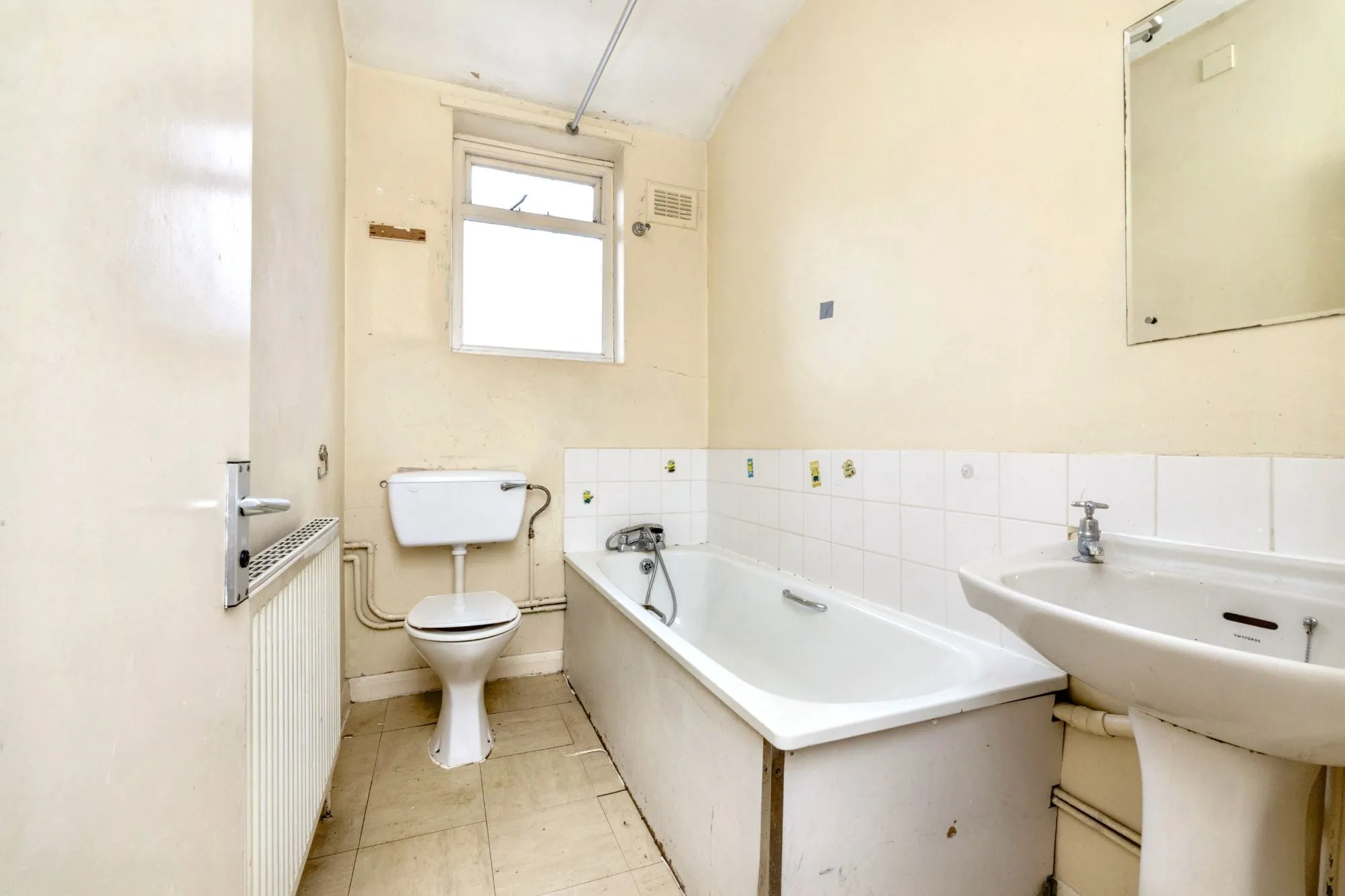 21 A & B Reginald Road, Forest Gate, London E7 9HS