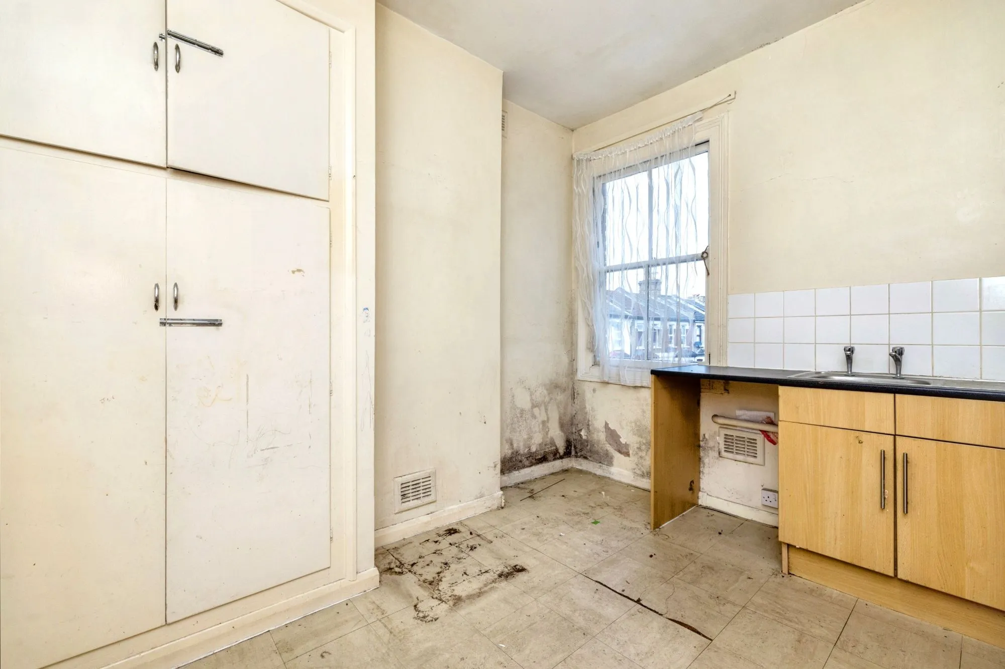 21 A & B Reginald Road, Forest Gate, London E7 9HS