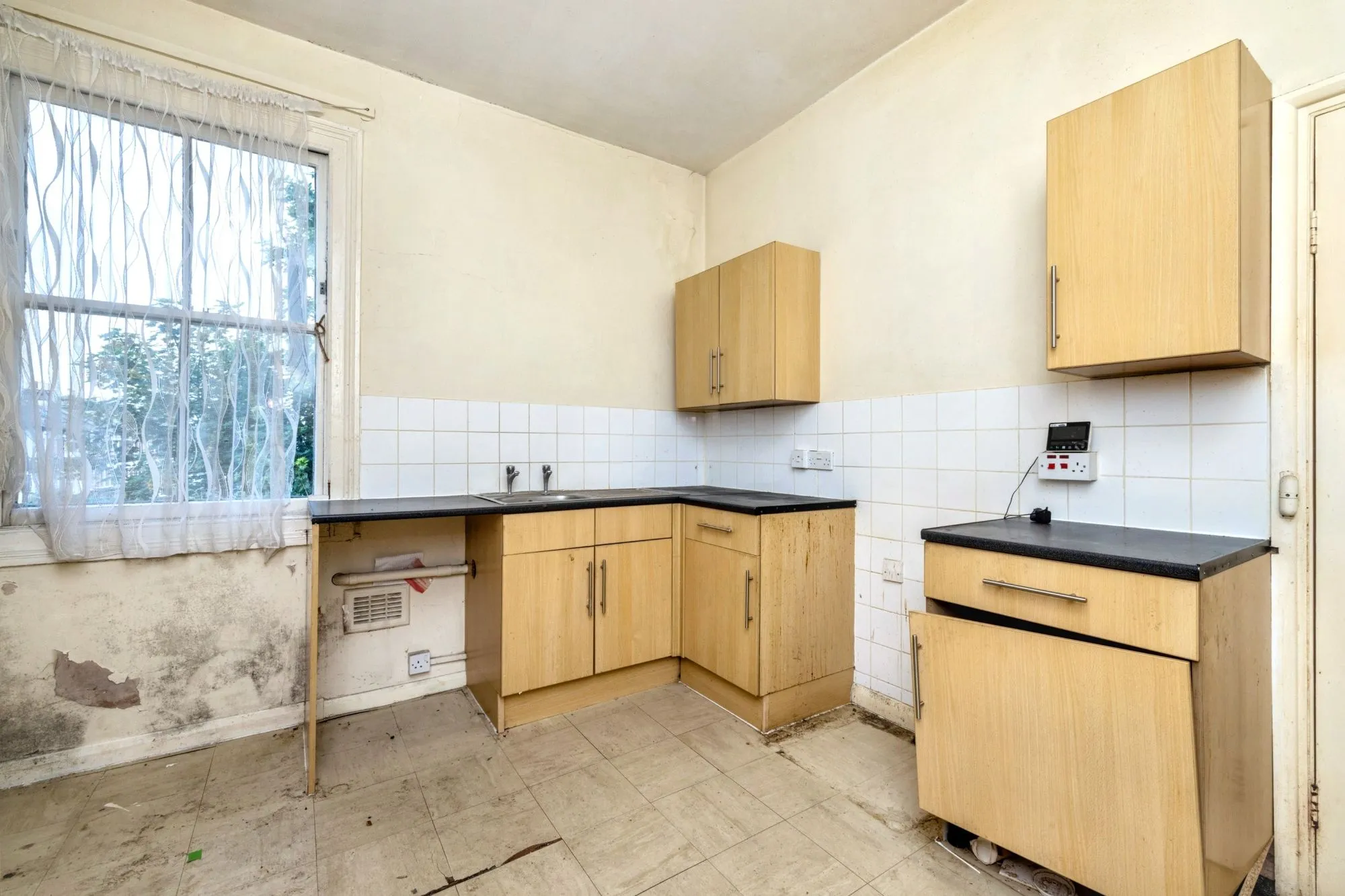 21 A & B Reginald Road, Forest Gate, London E7 9HS