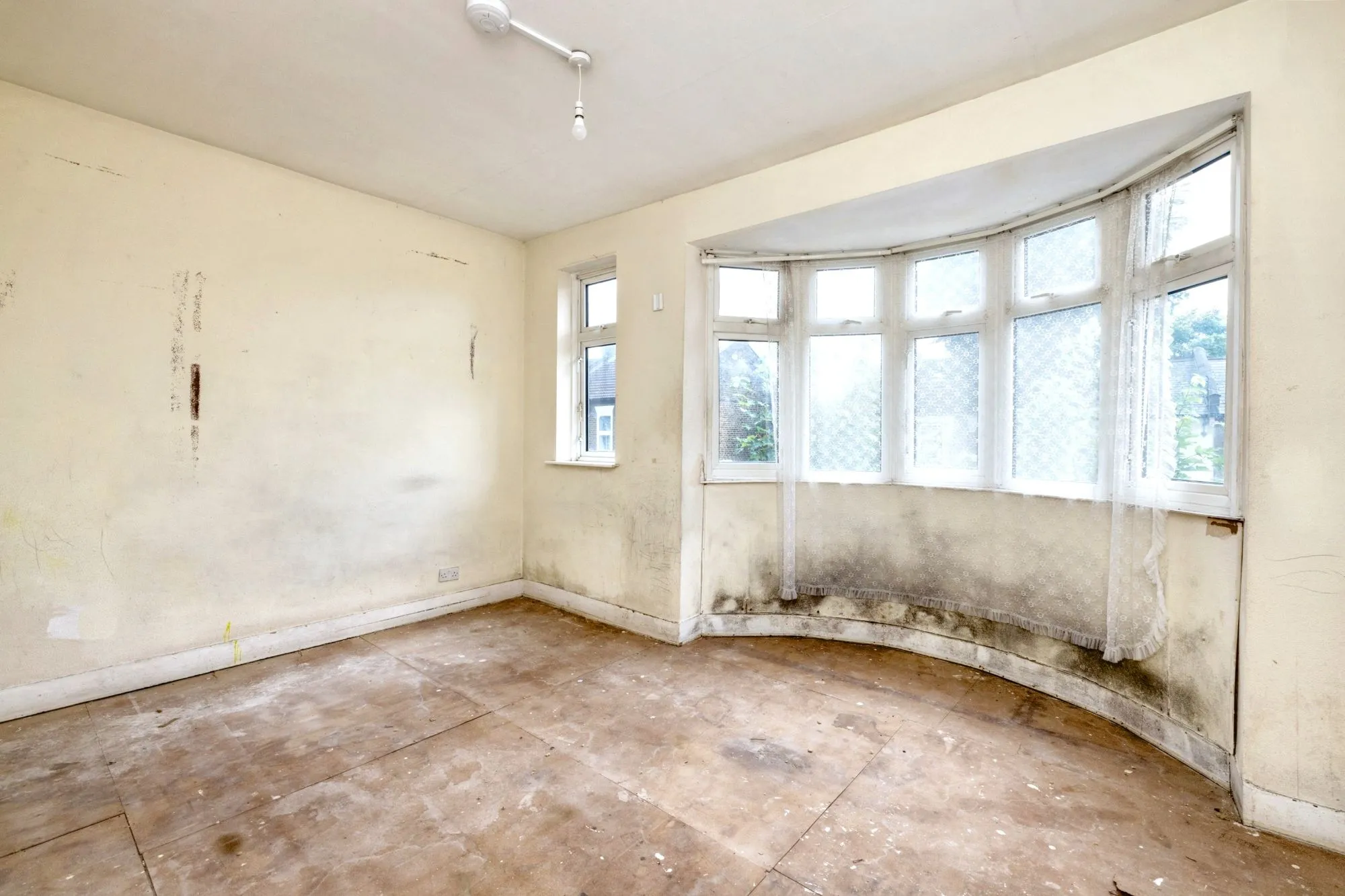 21 A & B Reginald Road, Forest Gate, London E7 9HS