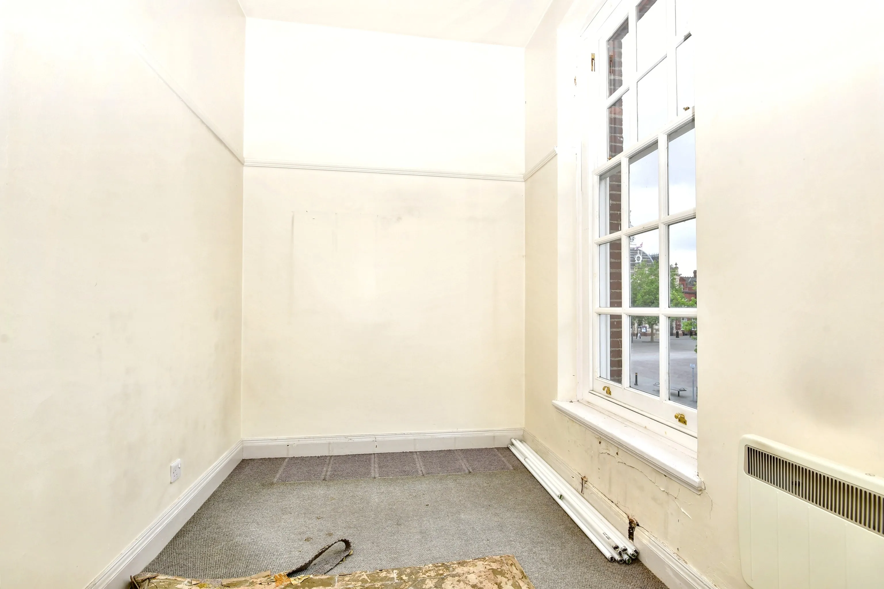 6 Market Place, Retford, Nottinghamshire, DN22 6HB