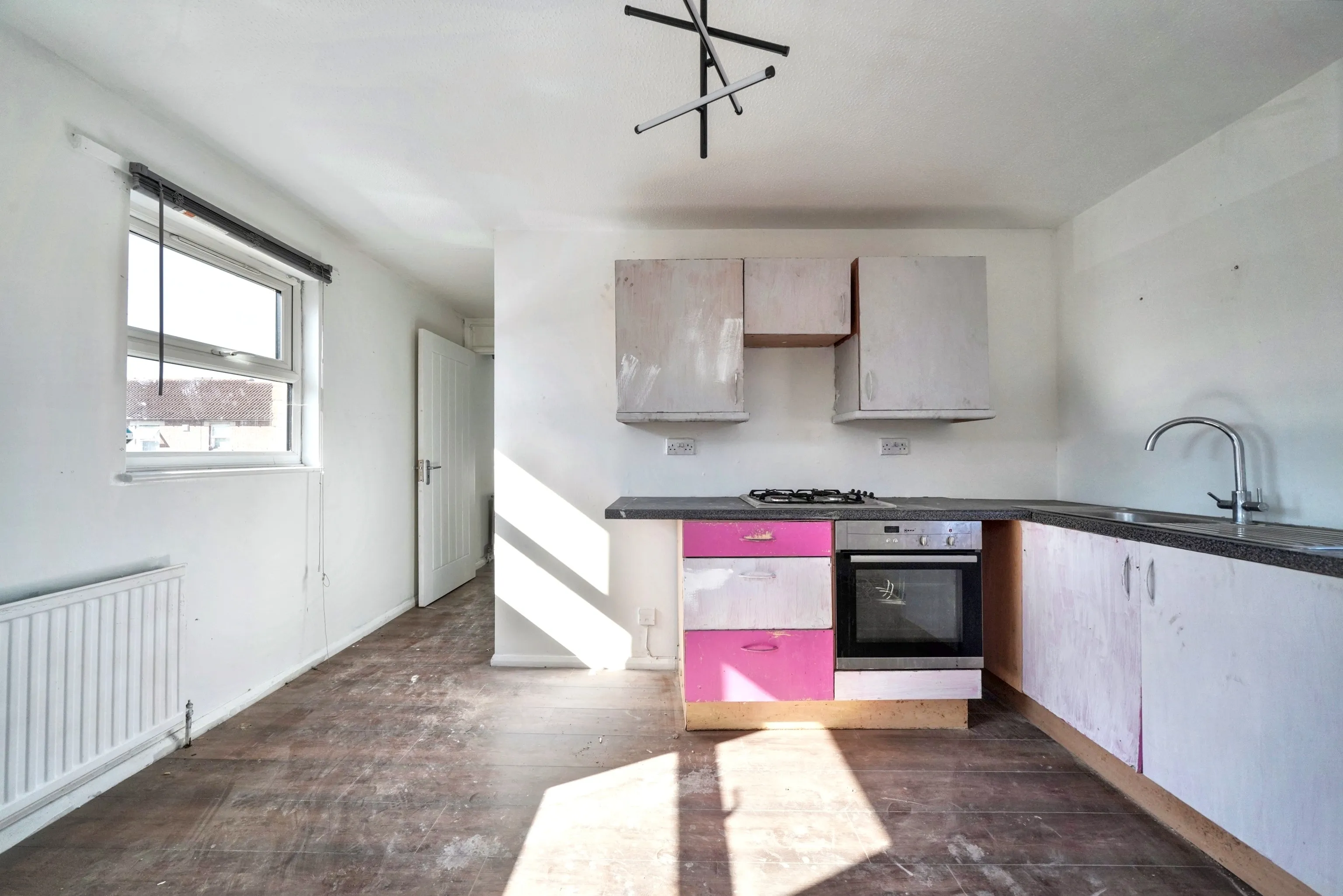 14 Routh Court, Feltham, TW14 8SJ