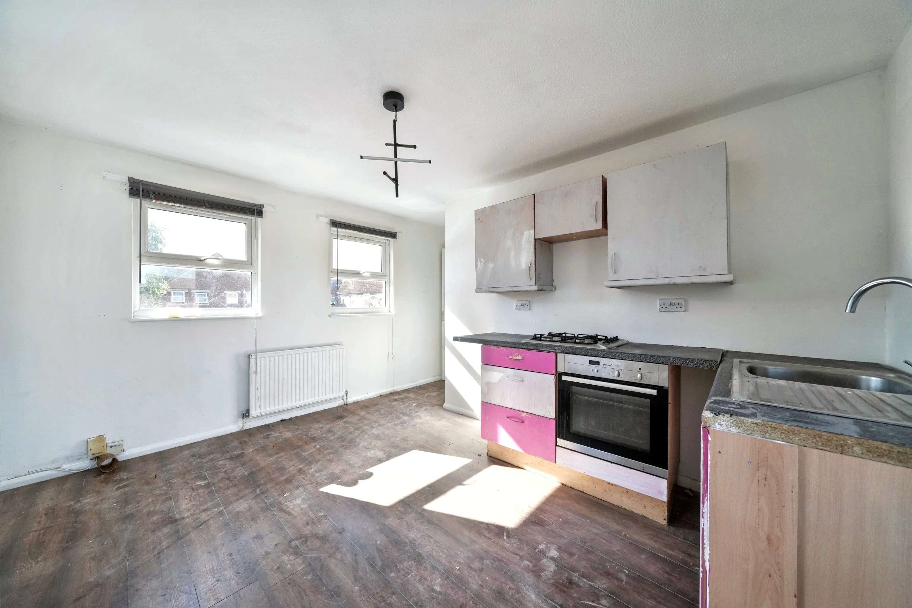 14 Routh Court, Feltham, TW14 8SJ