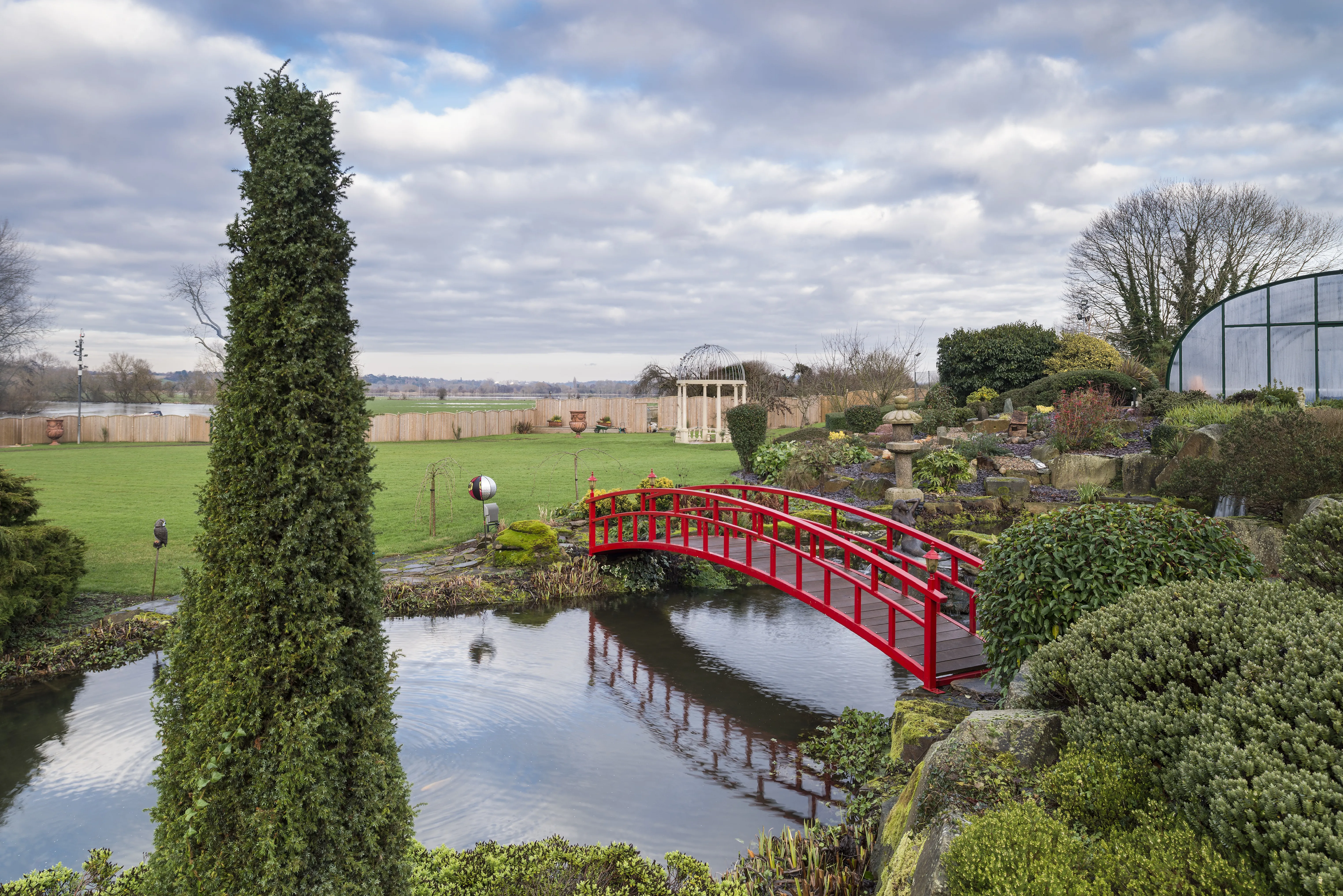 Sonning Court, Sonning-on-Thames, Berkshire, RG4 6UR
