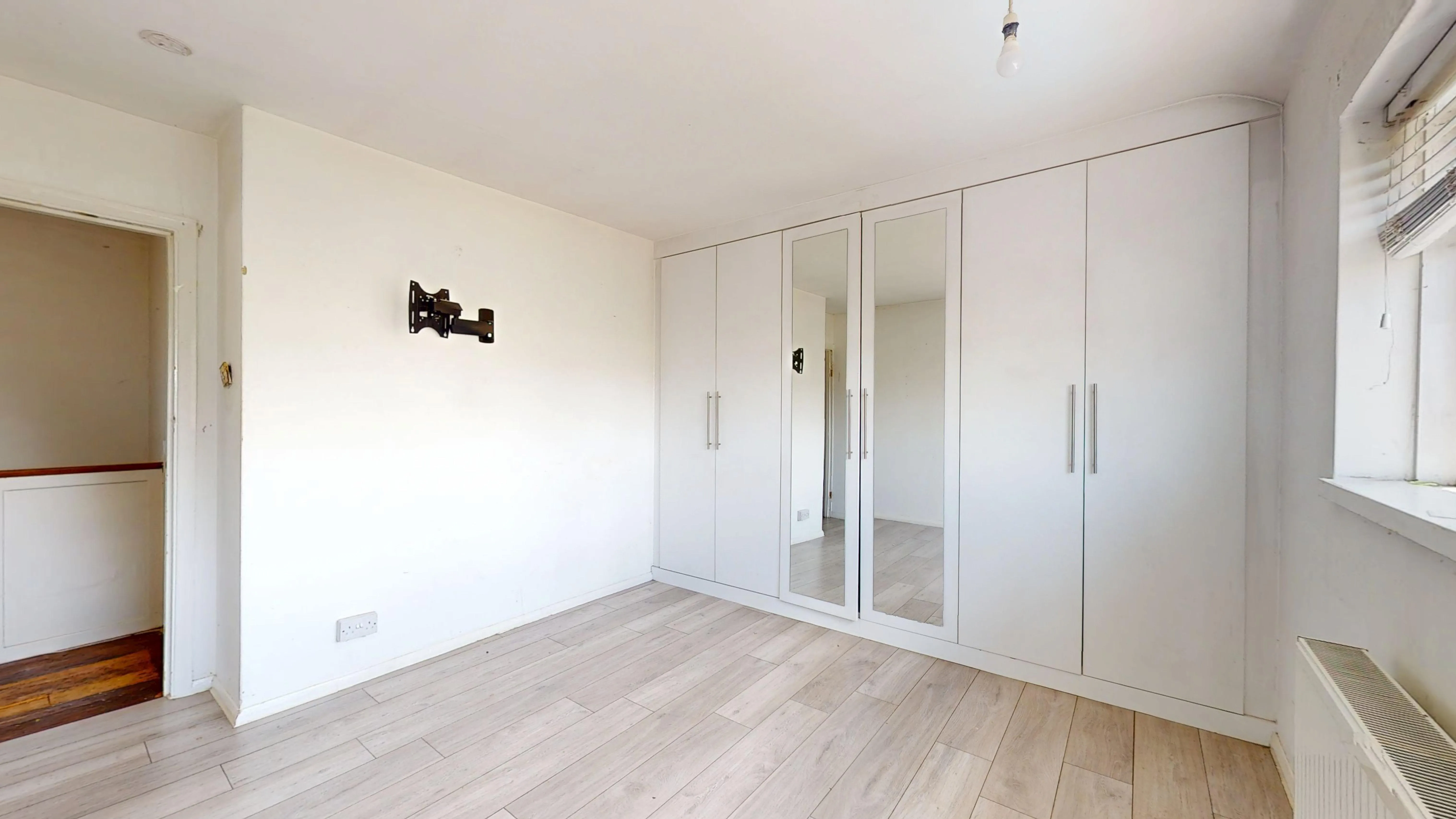100 Crockenhill Road, Orpington, Kent, BR5 4DG