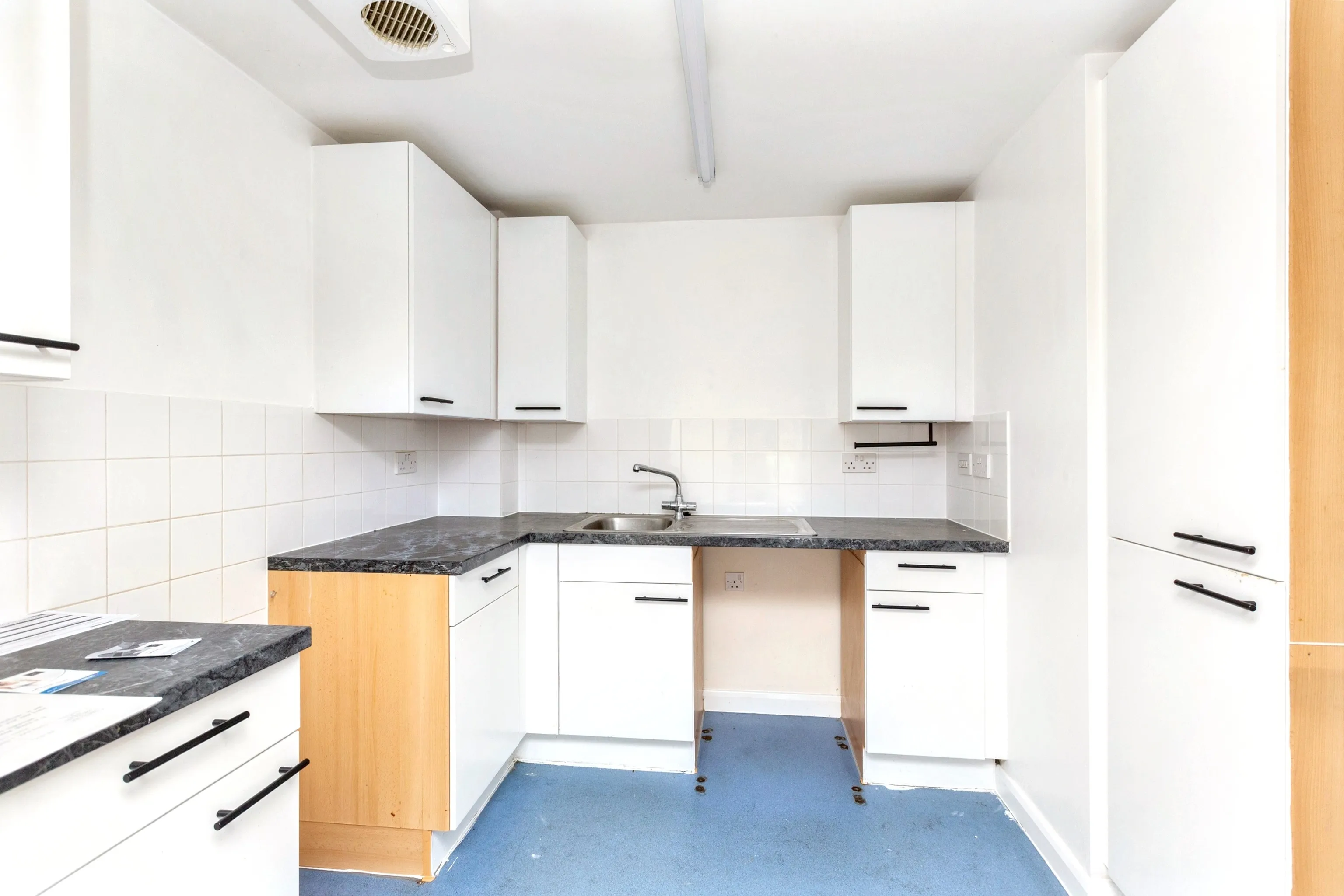 Flat 33, Elizabeth Jennings Way, Oxford, Oxfordshire, OX2 7EJ