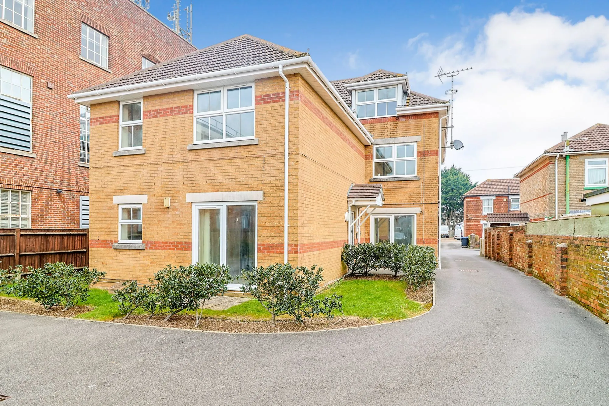 Flat 7, 9 Wycliffe Road, Bournemouth, Dorset  BH9 1JP