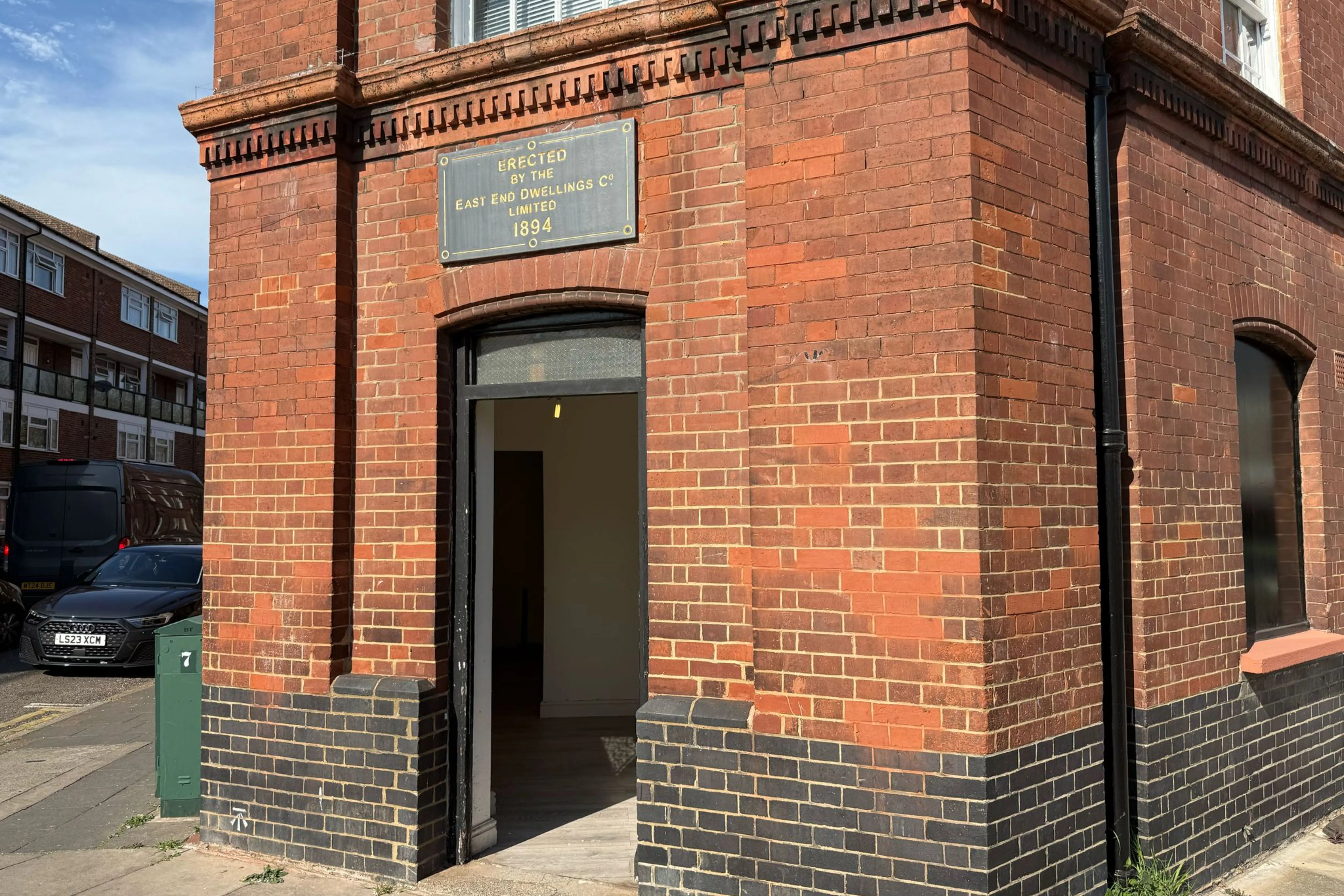 21 Cressy House, Hannibal Road, Stepney Green, London E1 3JE