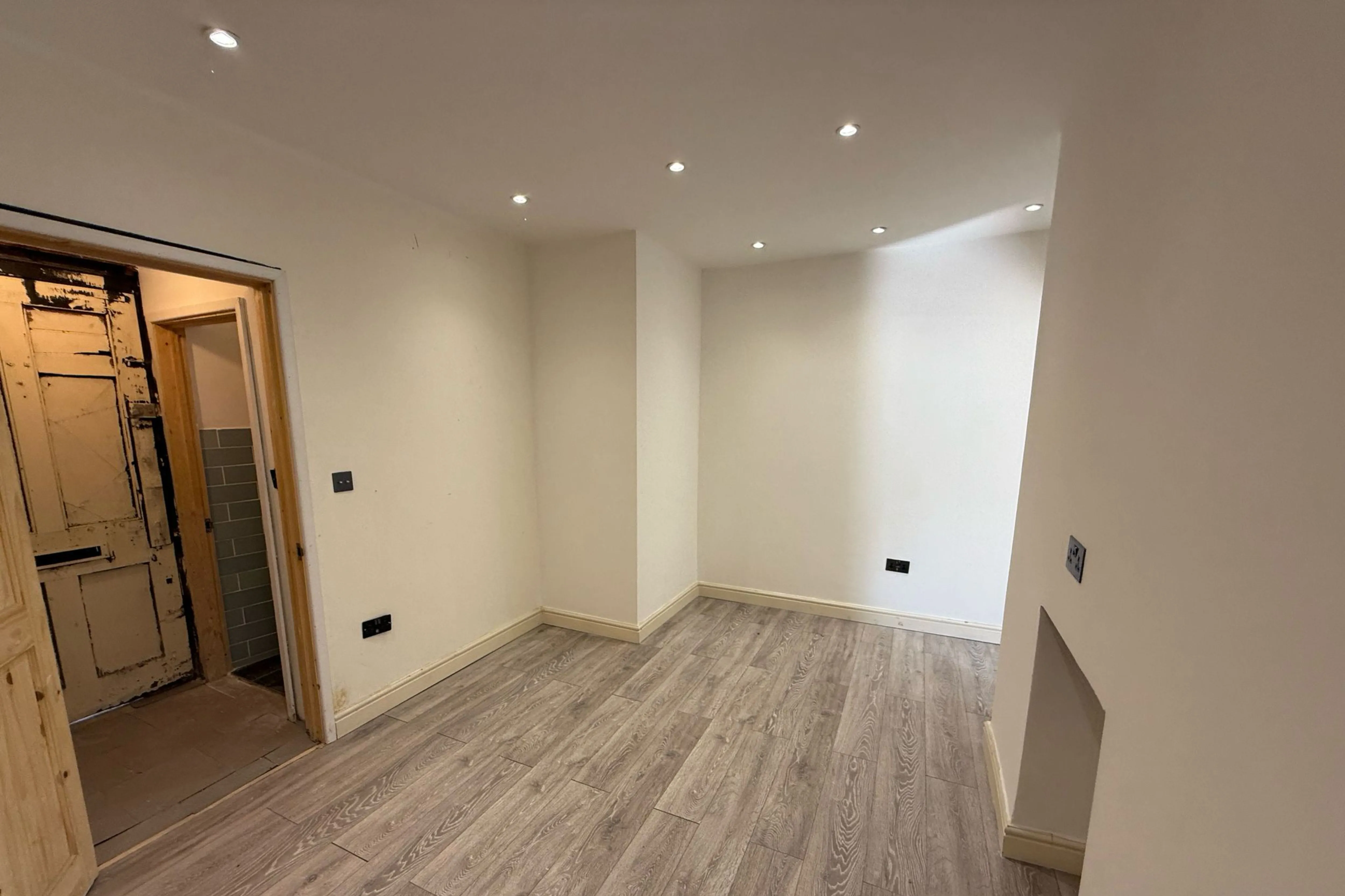 21 Cressy House, Hannibal Road, Stepney Green, London E1 3JE
