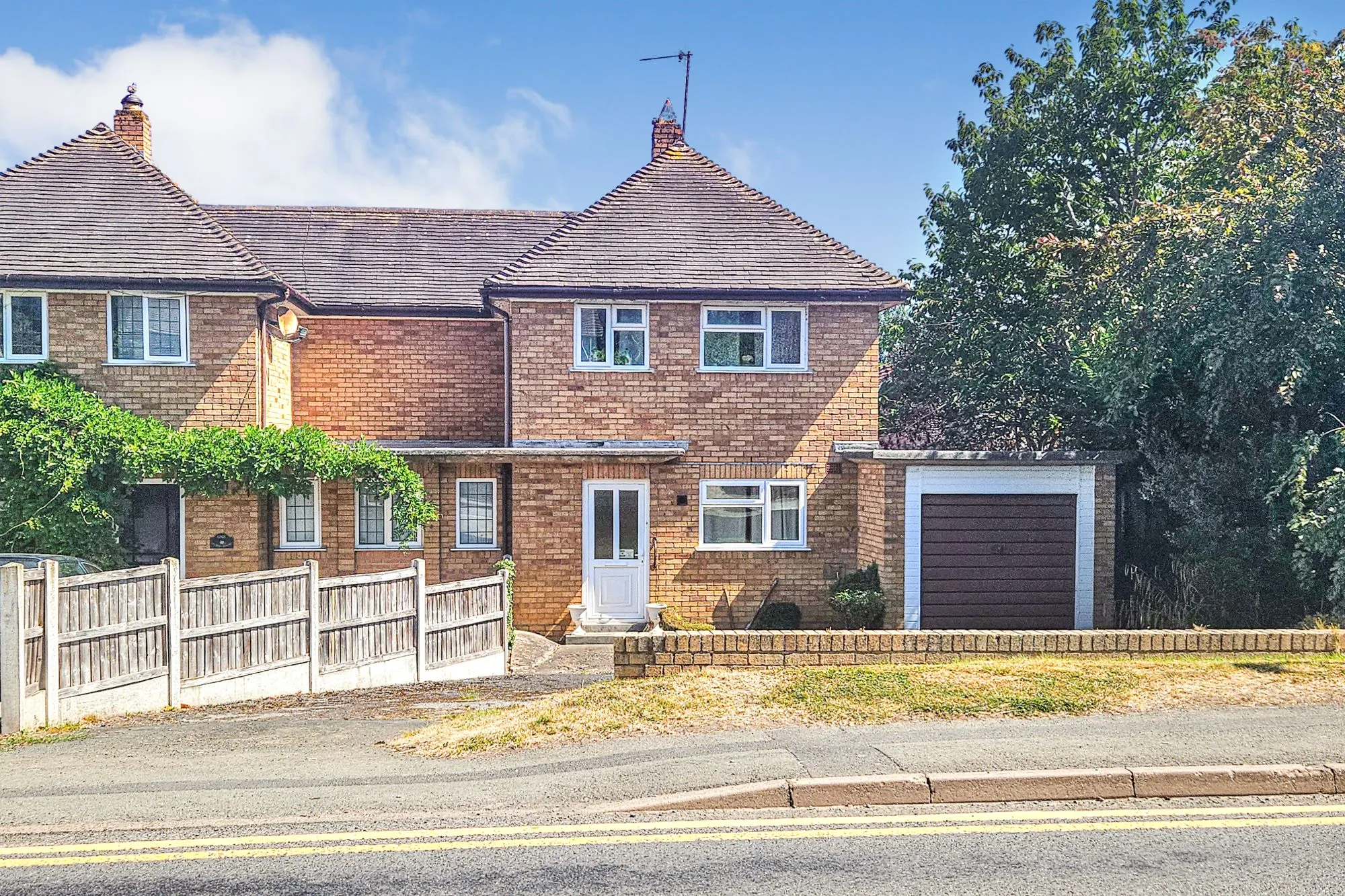 2 Nurses Houses, Tenbury Wells, Worcestershire, WR15 8DA