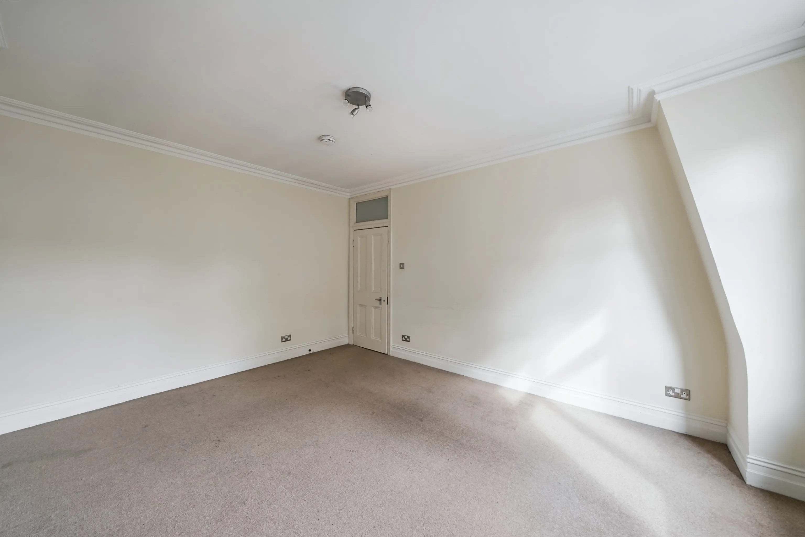 Flat 111 Castellain Mansions, Castellain Road, Maida Vale, London, W9 1HG