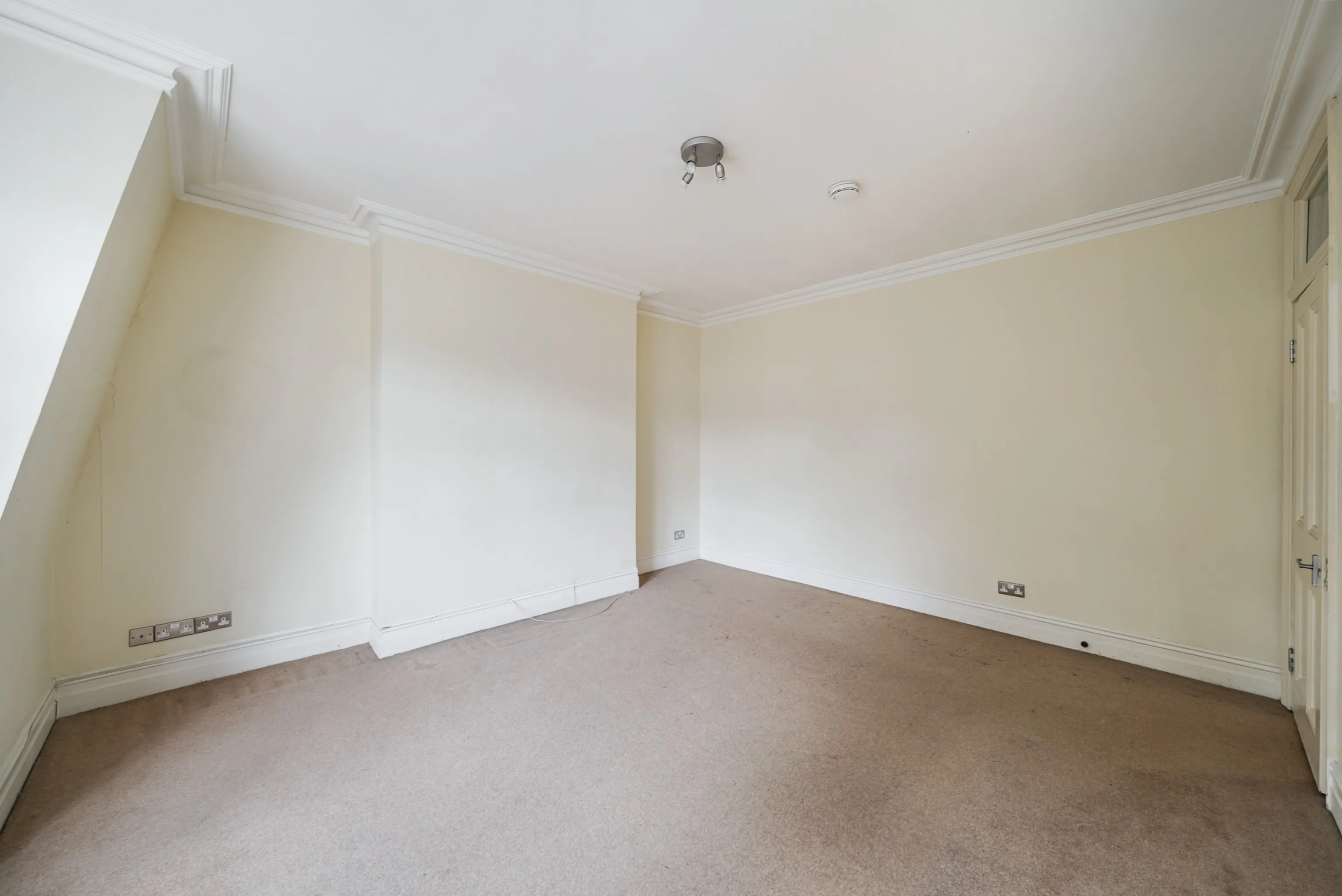 Flat 111 Castellain Mansions, Castellain Road, Maida Vale, London, W9 1HG