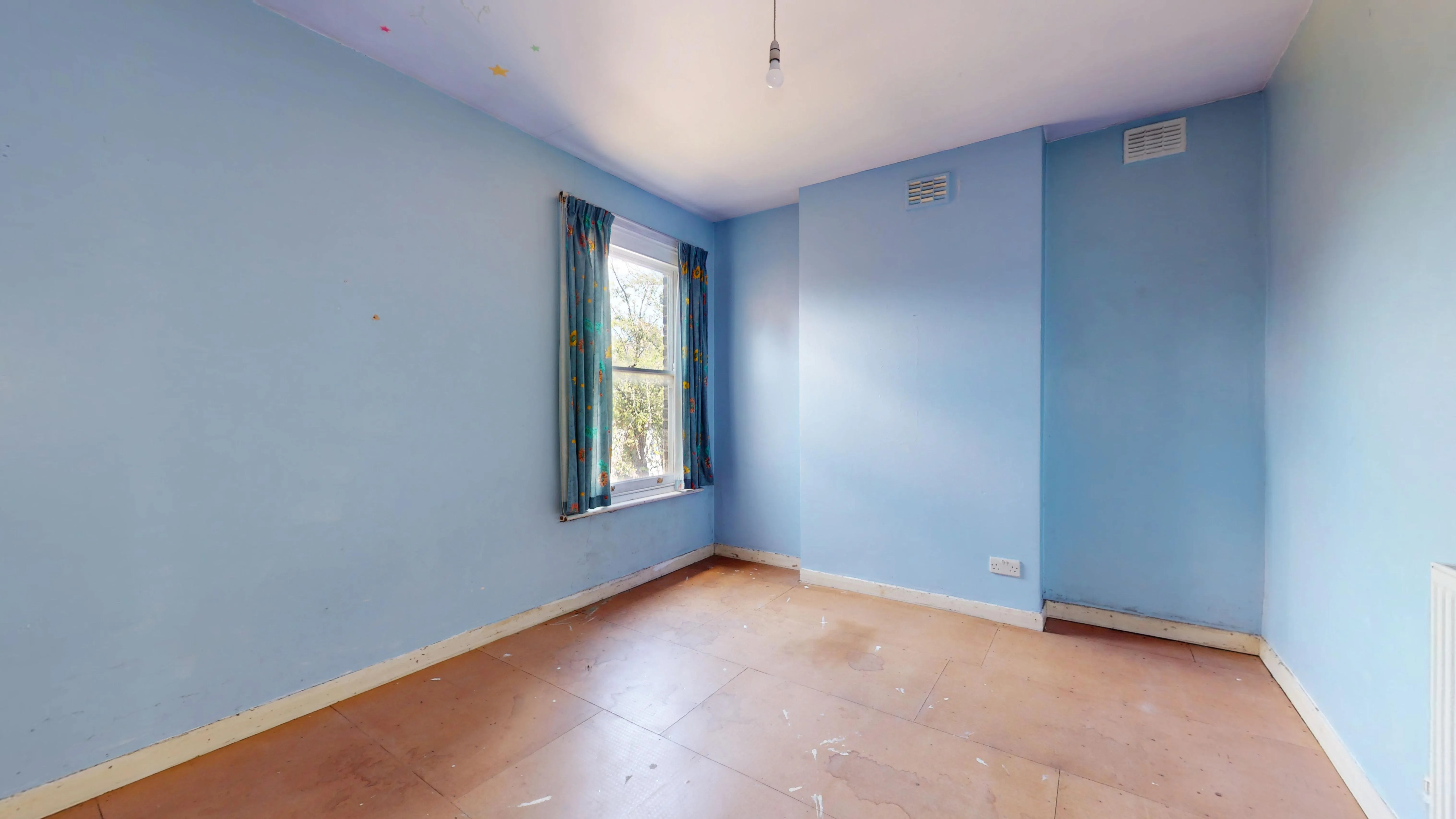 First Floor Flat, 8 Wycliffe Road, Wimbledon, London, SW19 1ER