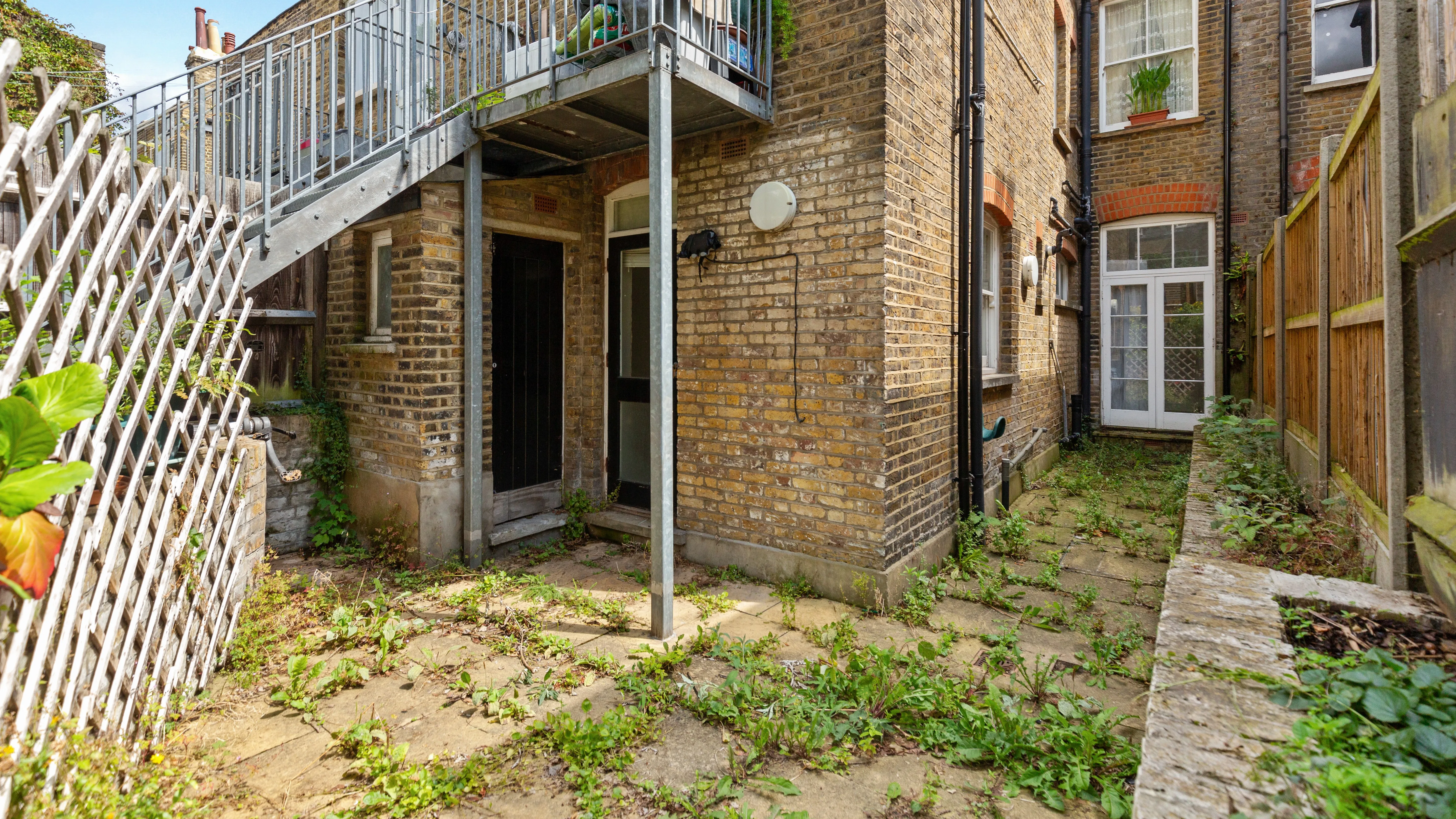 Flat A, 24 Atherfold Road, Clapham, London, SW9 9LW
