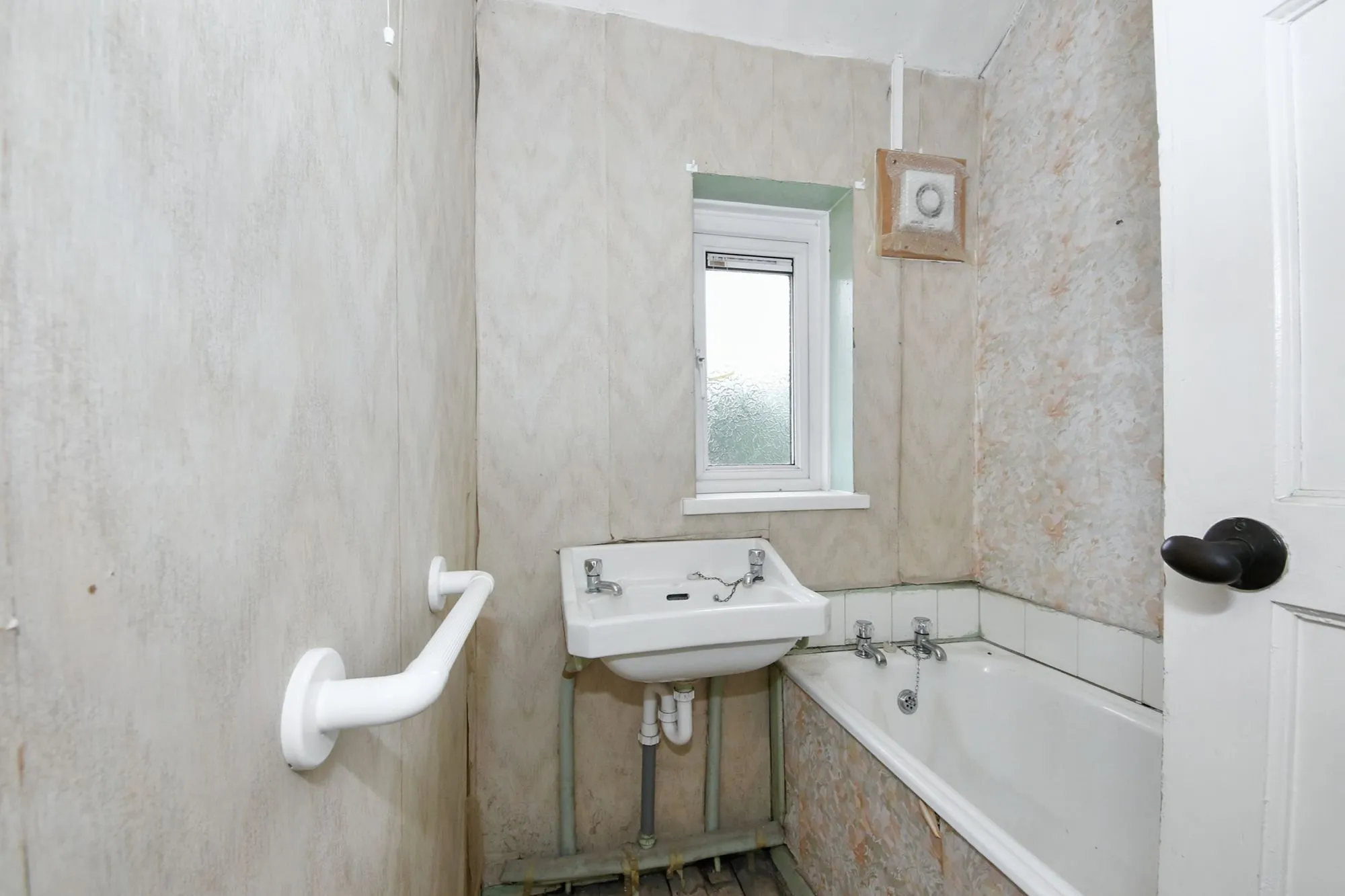 79 Darwin Road, Walsall WS2 7EP