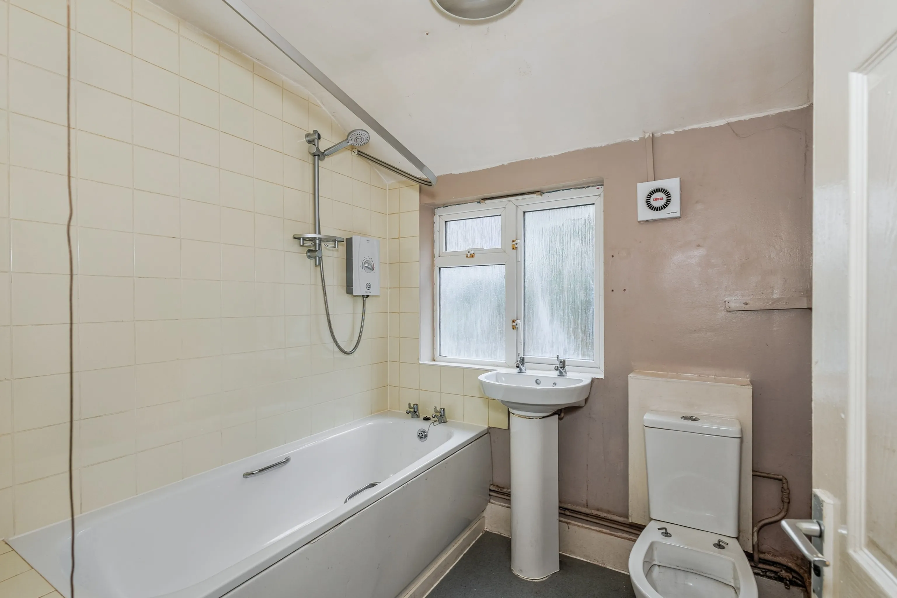 Flat 3, 75 Shakespeare Road, Bedford, Bedfordshire, MK40 2DW