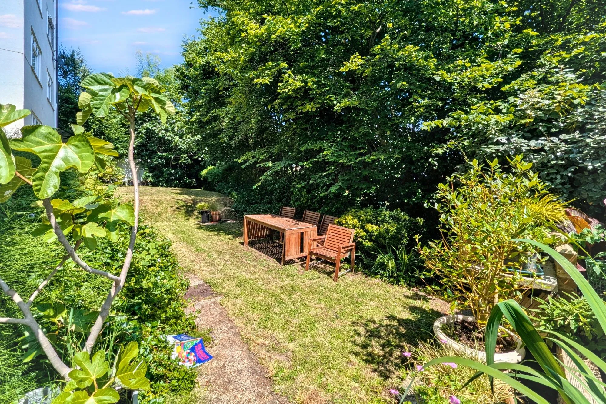 12a Cintra Court, Patterson Road, London SE19 2LB