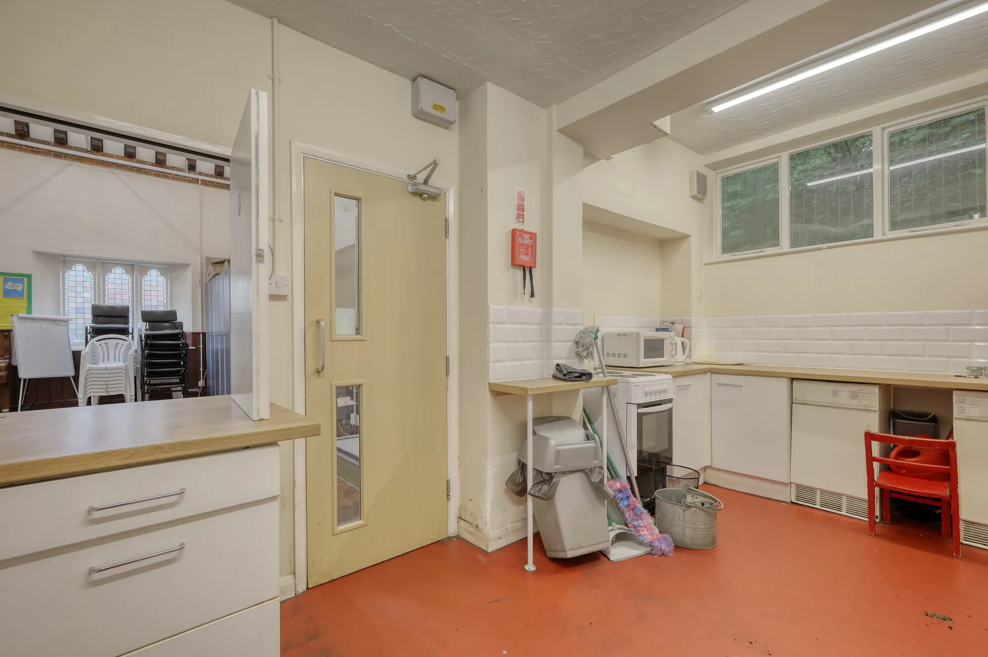 94 London Road, Bagshot, Surrey GU19 5BT