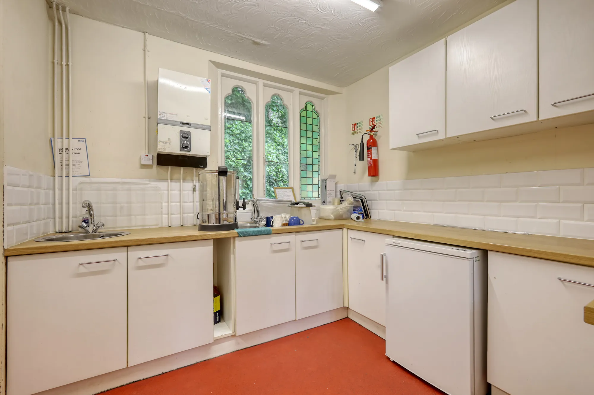 94 London Road, Bagshot, Surrey GU19 5BT