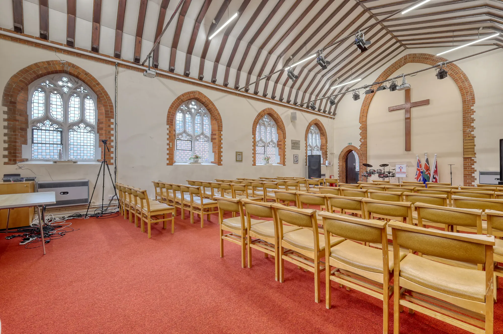 94 London Road, Bagshot, Surrey GU19 5BT