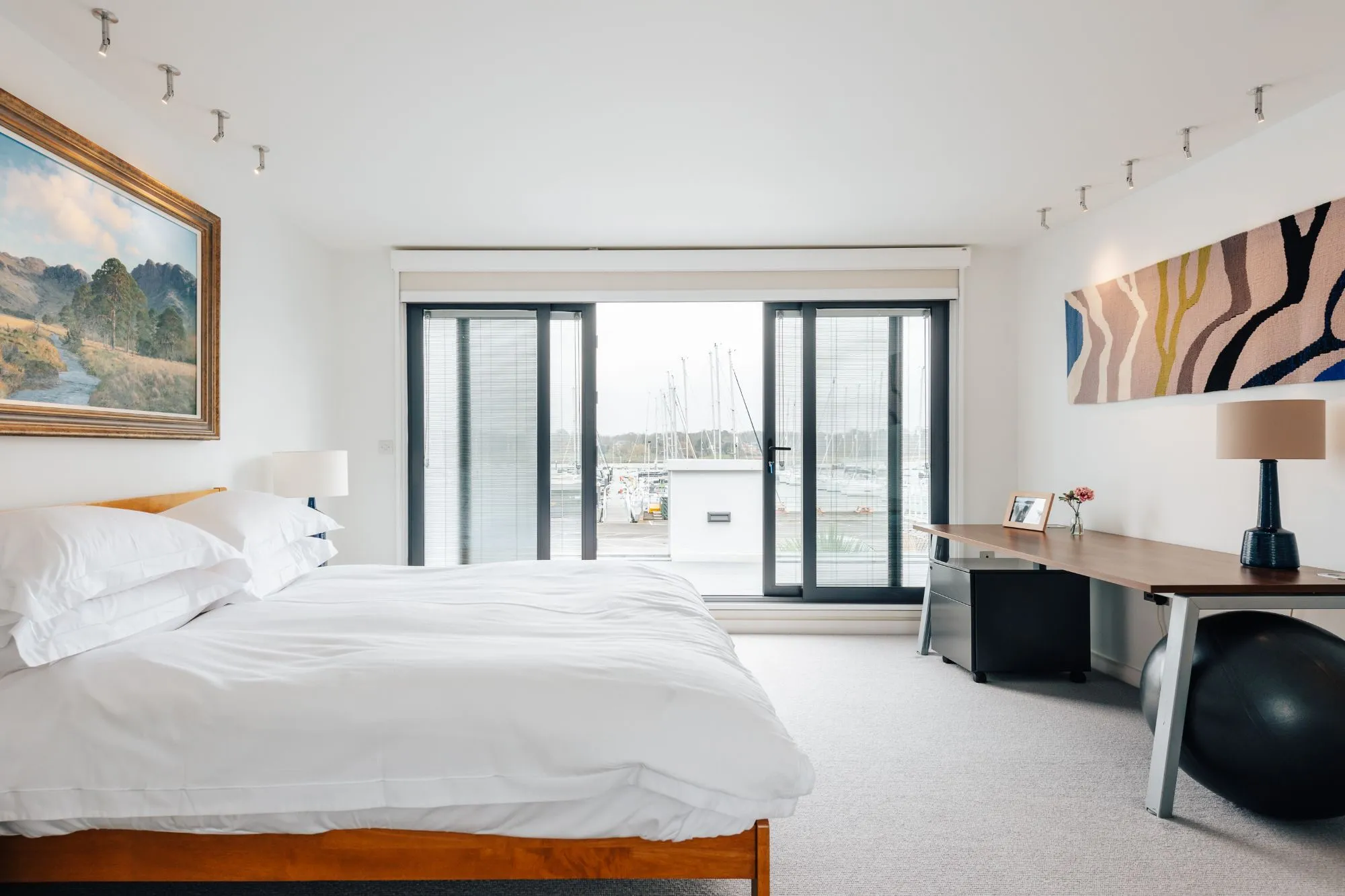 27 Crowsport, Hamble, Hampshire, SO31 4HG