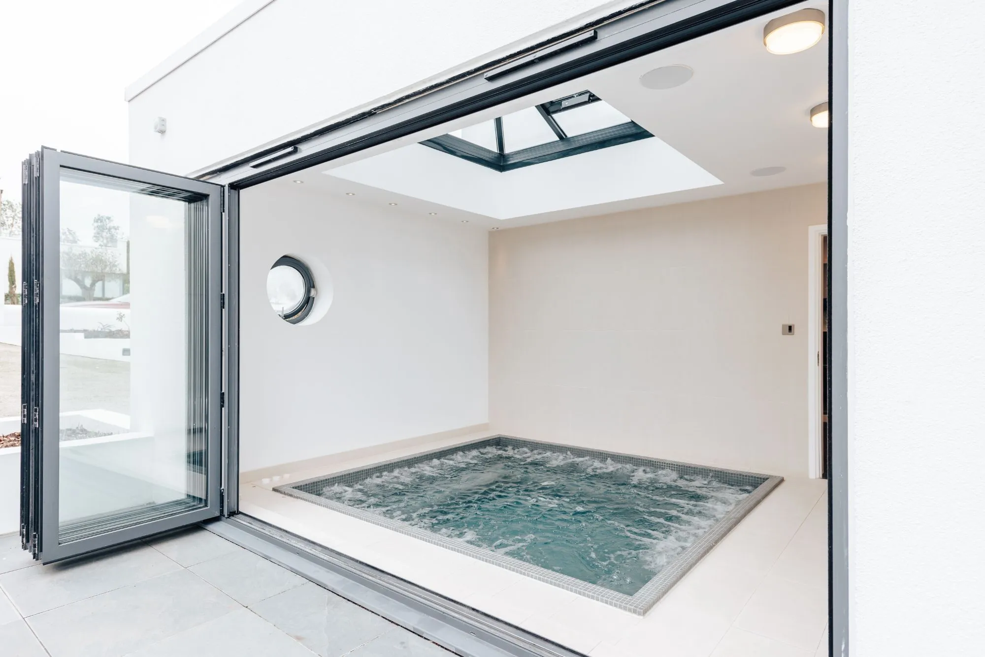 27 Crowsport, Hamble, Hampshire, SO31 4HG