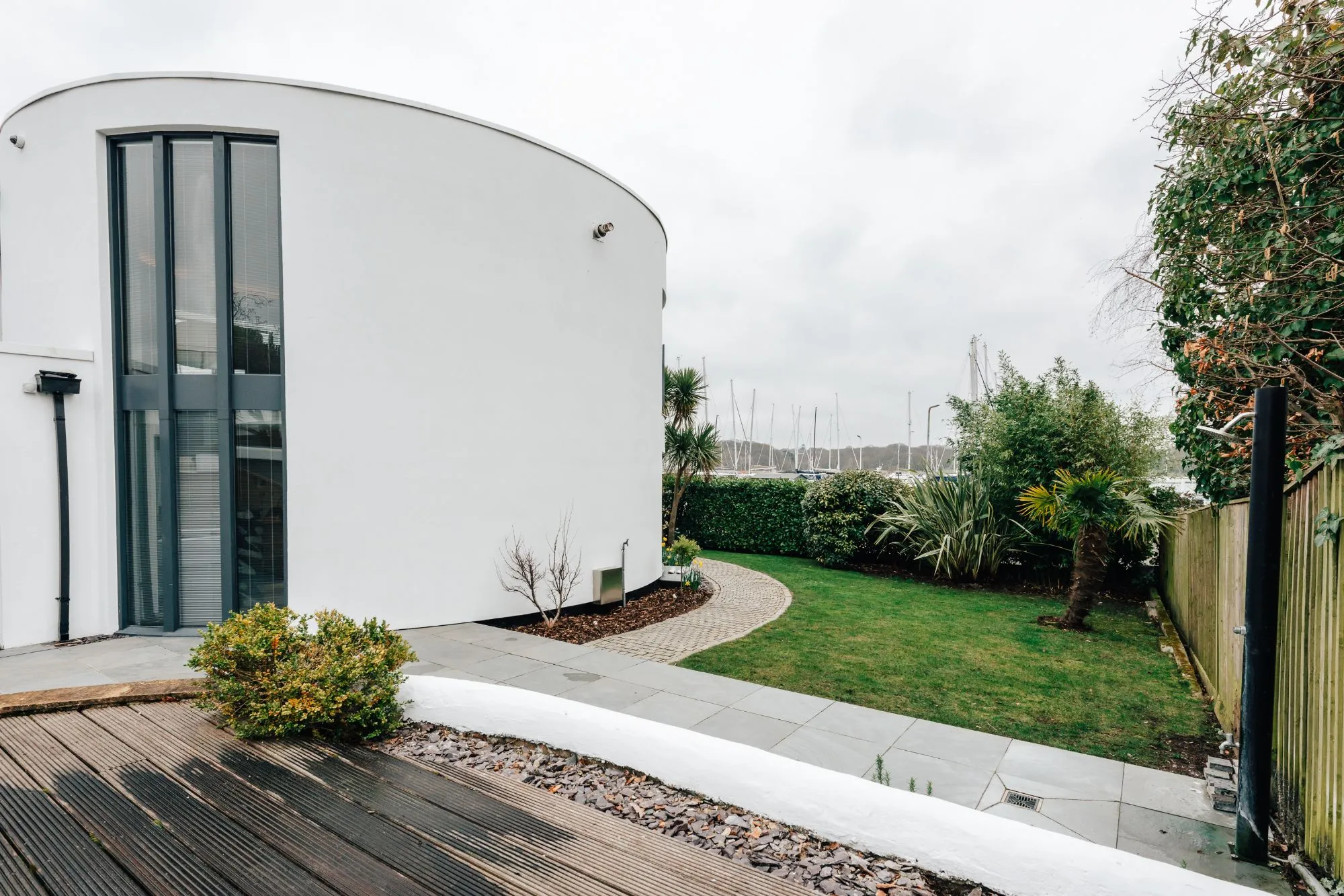 27 Crowsport, Hamble, Hampshire, SO31 4HG