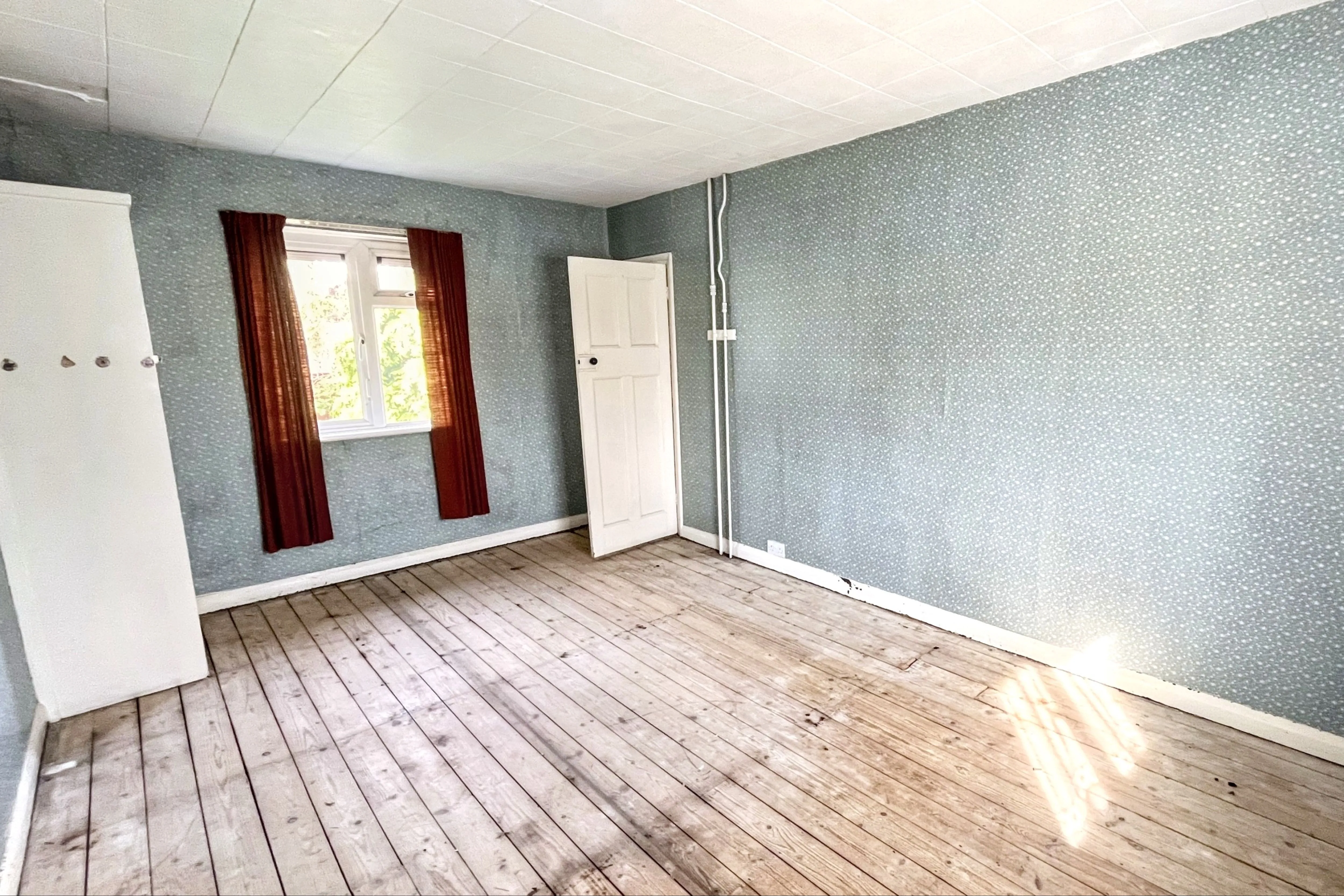 38 Dale Road, Crayford, DA1 3PQ