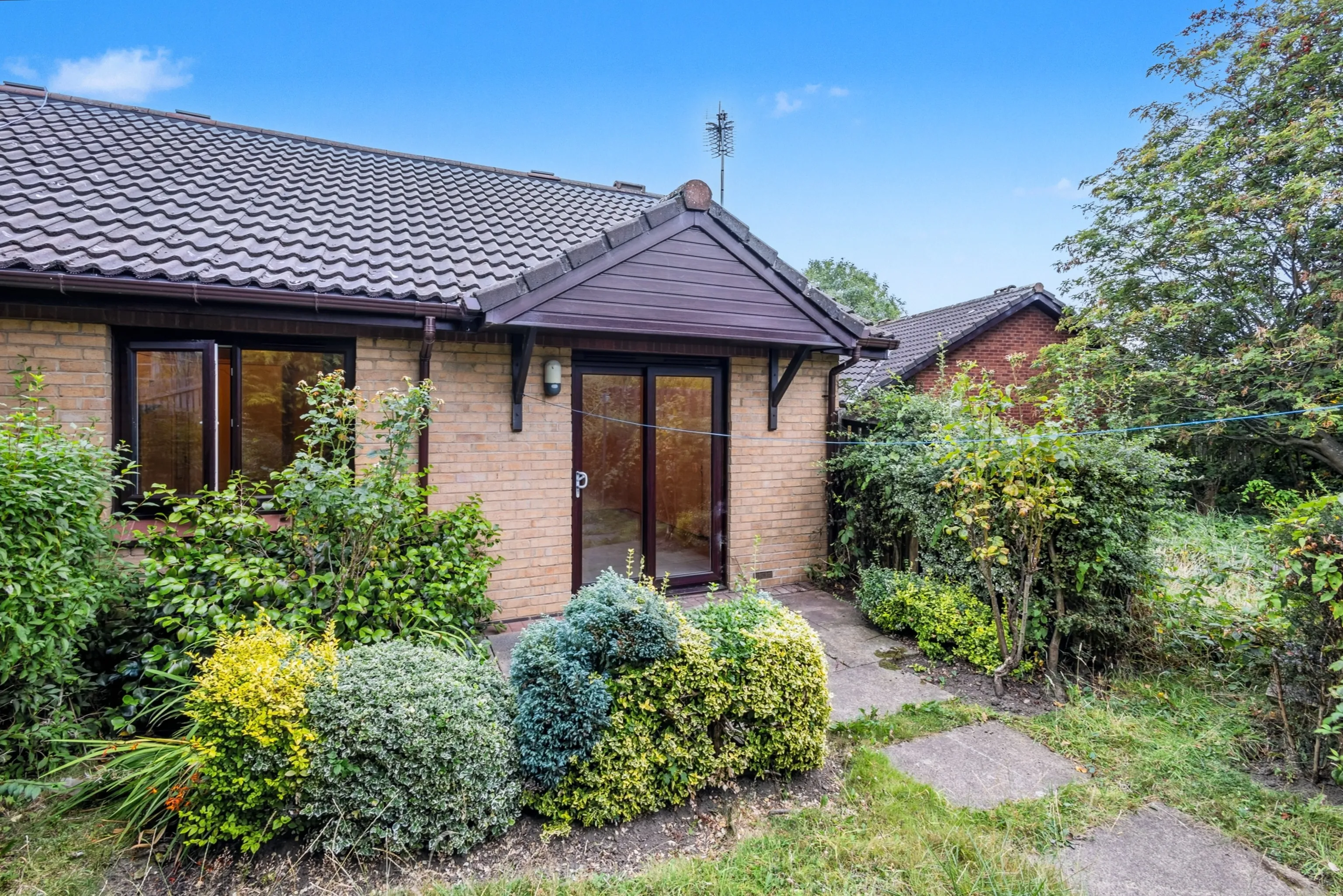 6 Blackbird Gardens, Bradford, West Yorkshire, BD8 0NH