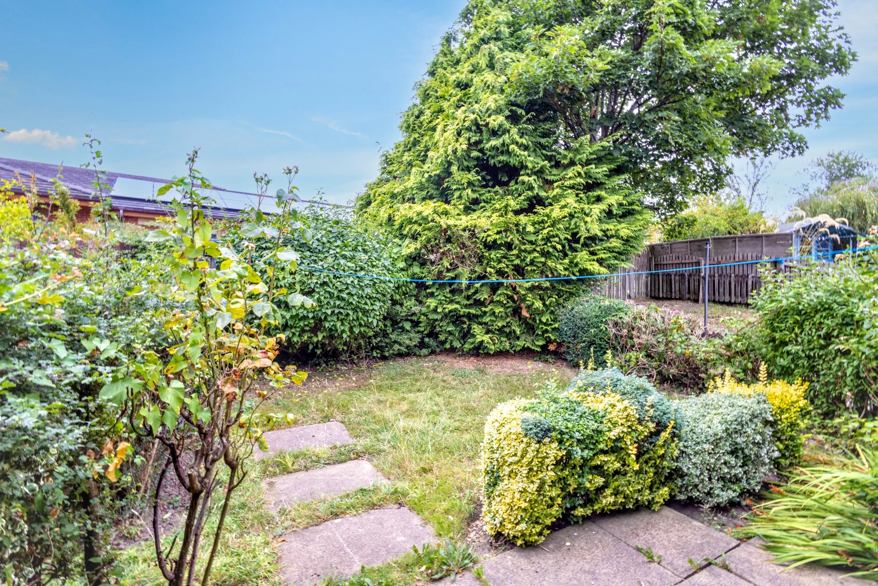 6 Blackbird Gardens, Bradford, West Yorkshire, BD8 0NH