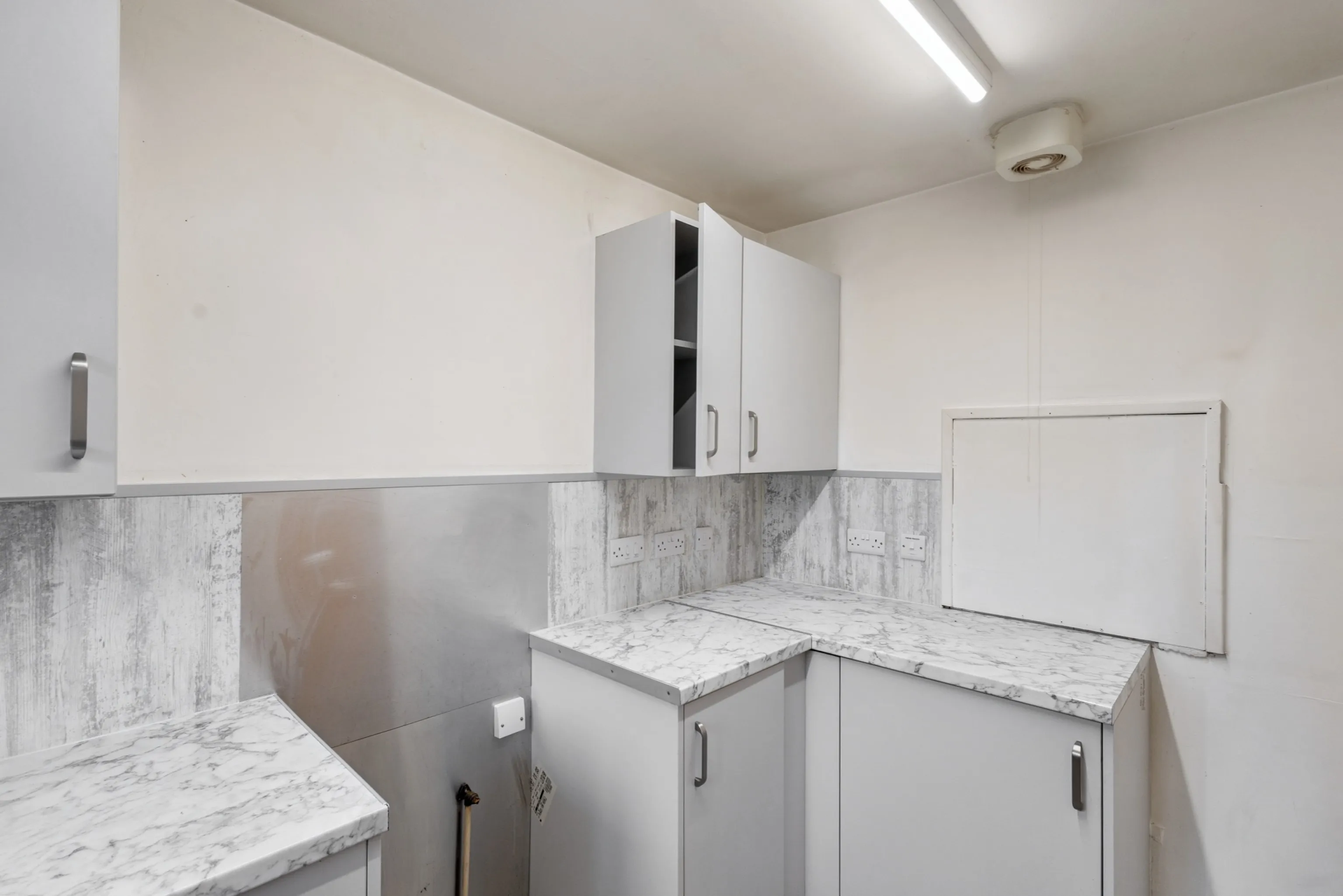 6 Blackbird Gardens, Bradford, West Yorkshire, BD8 0NH
