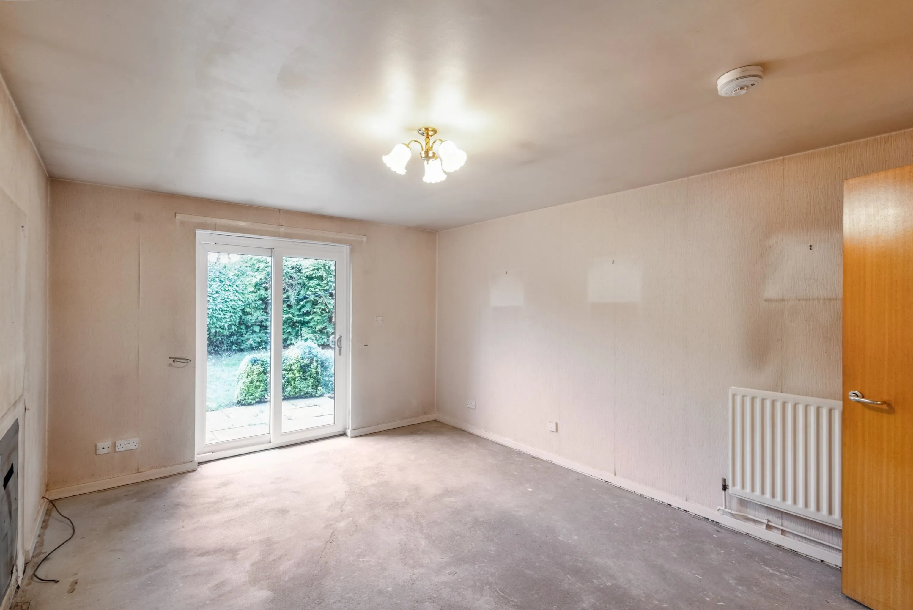 6 Blackbird Gardens, Bradford, West Yorkshire, BD8 0NH