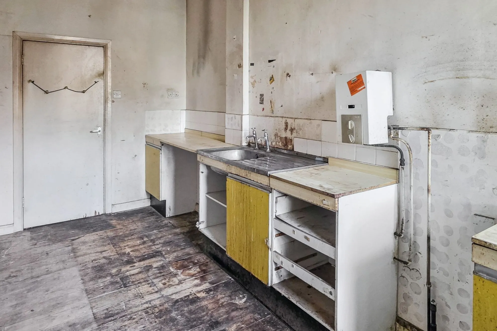 81b Edith Road, Hammersmith, London W14 0TJ