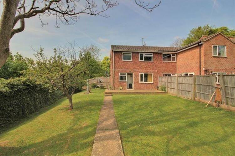 8 The Chase, Cashes Green, Stroud GL5 4SB