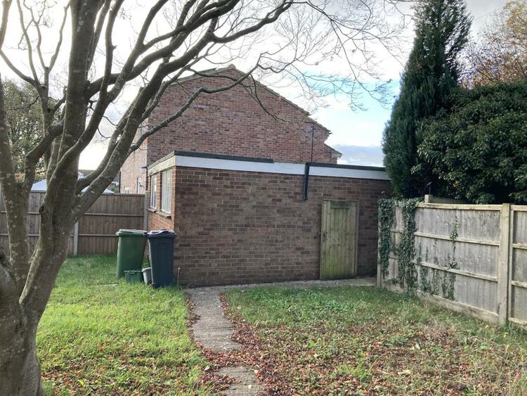 8 The Chase, Cashes Green, Stroud GL5 4SB