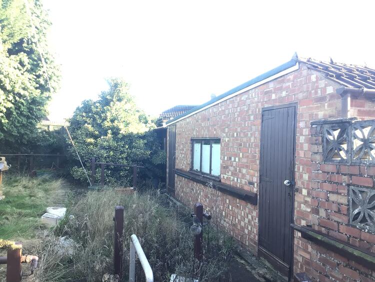16 Martins Road, Bedworth CV12 0DR