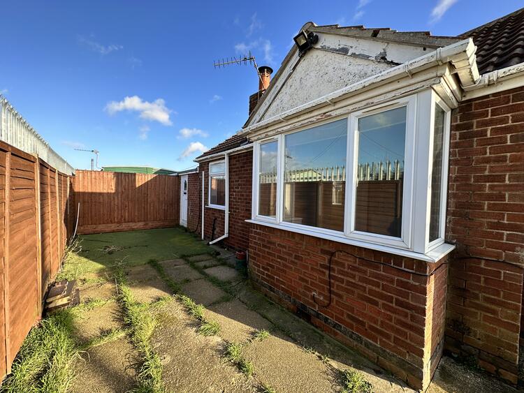 4 Central Avenue, Ingoldmells, Skegness PE25 1LB